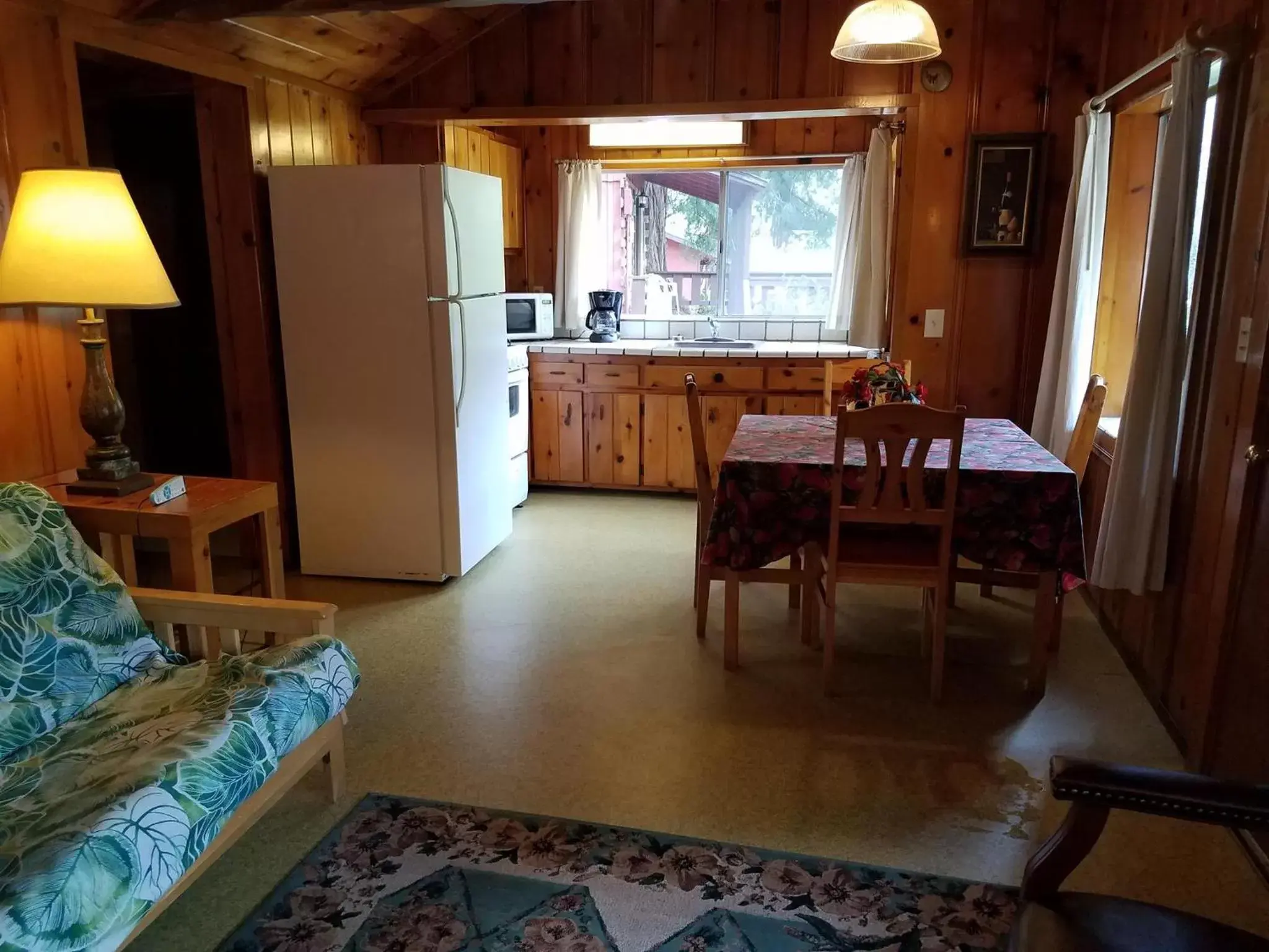 Kitchen or kitchenette, Kitchen/Kitchenette in Fern River Resort