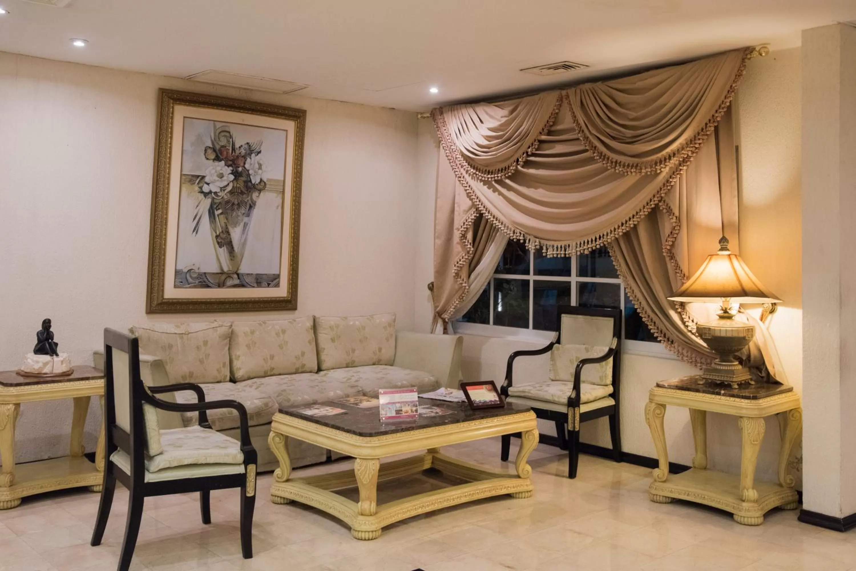 Night in Hotel Ocean View