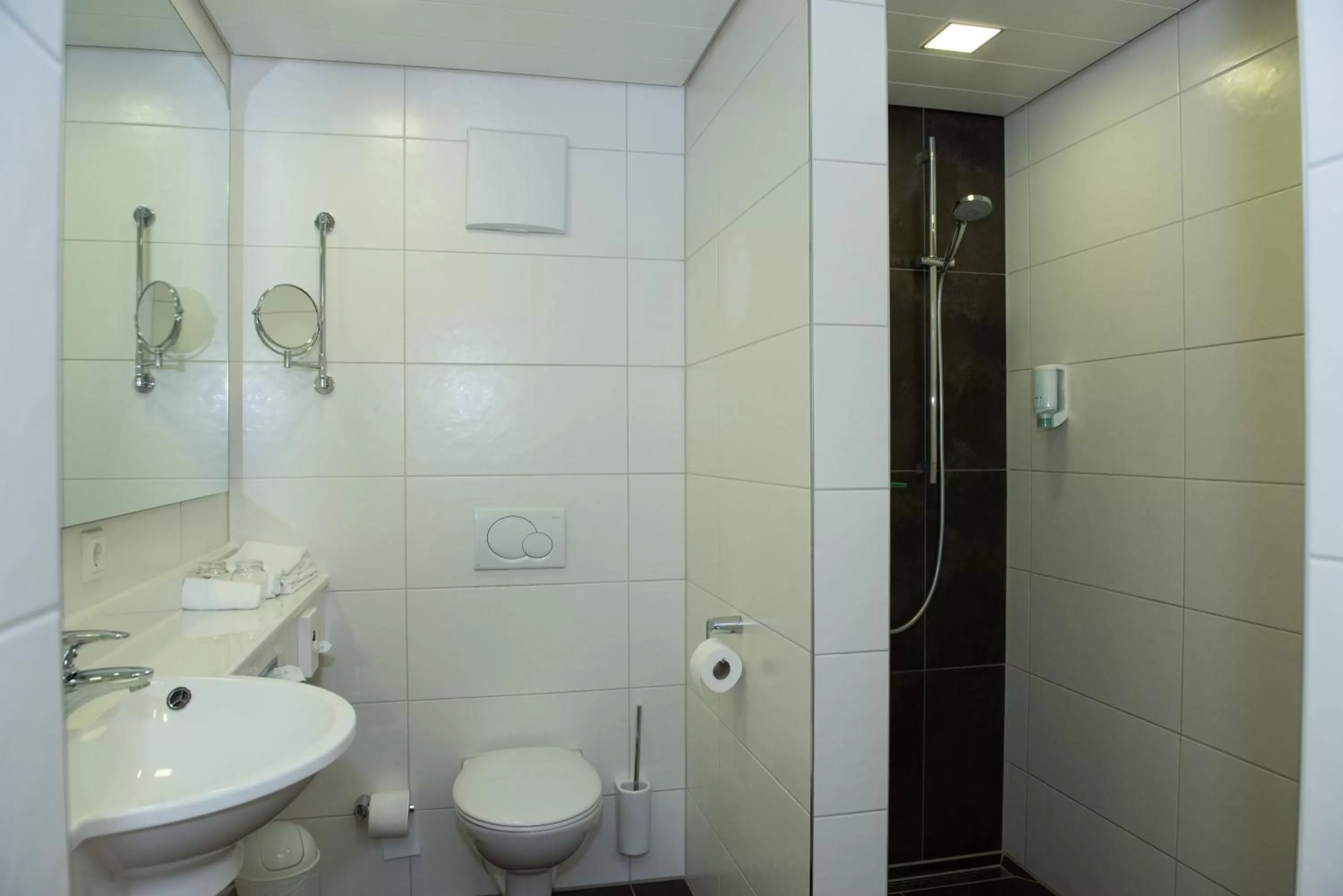 Shower in Boutique - Hotel Zum Schloss