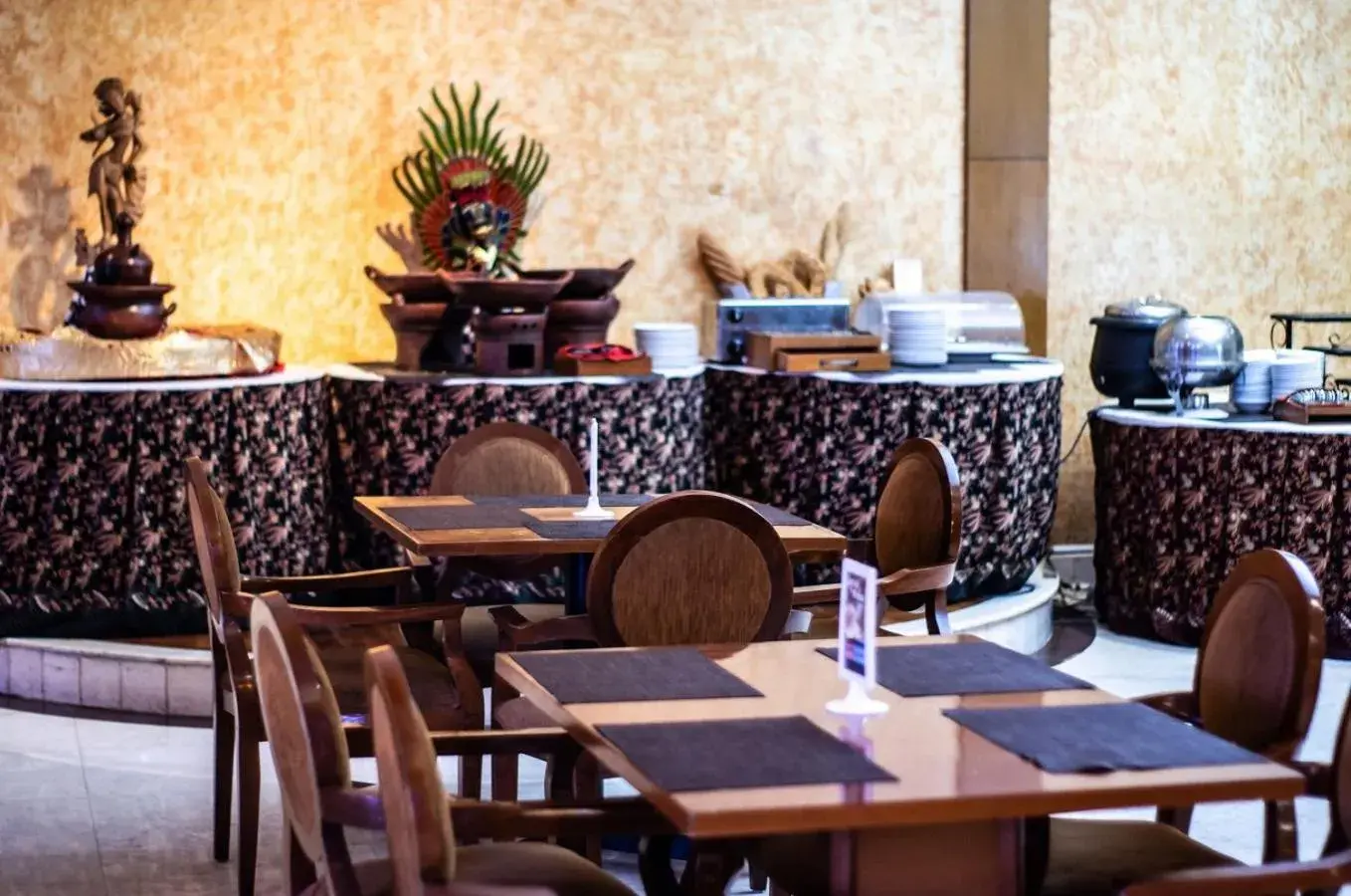 Restaurant/Places to Eat in Mega Anggrek Hotel Jakarta Slipi