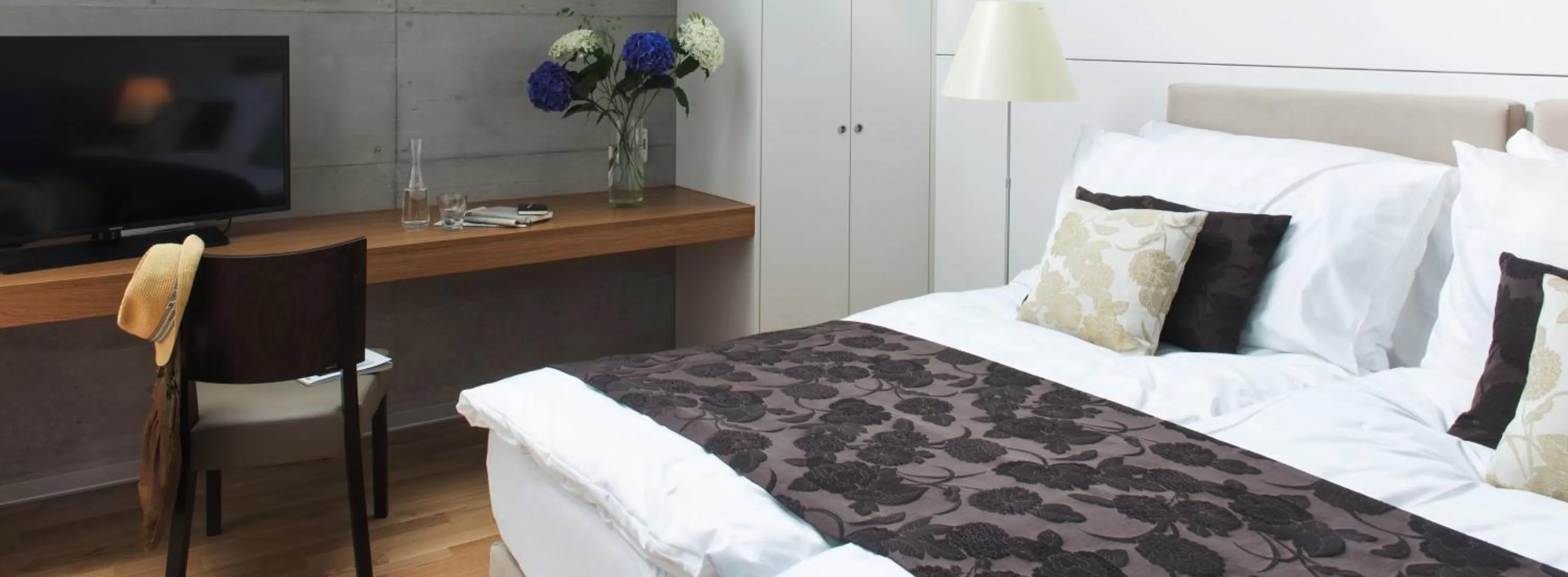 Photo of the whole room, Bed in Barracuda