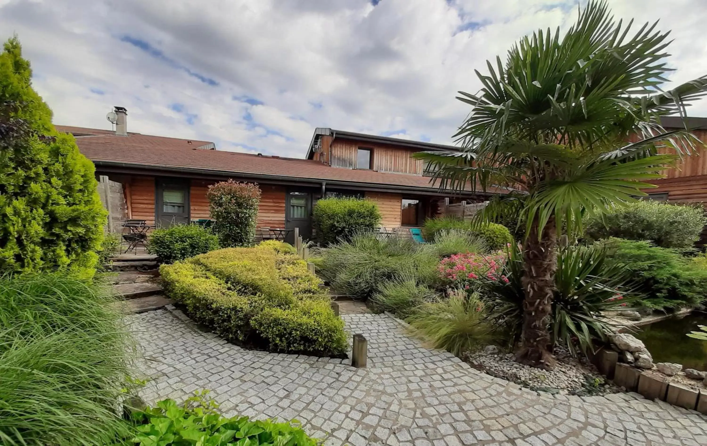 Garden, Property Building in Le Clos du Bois Joli