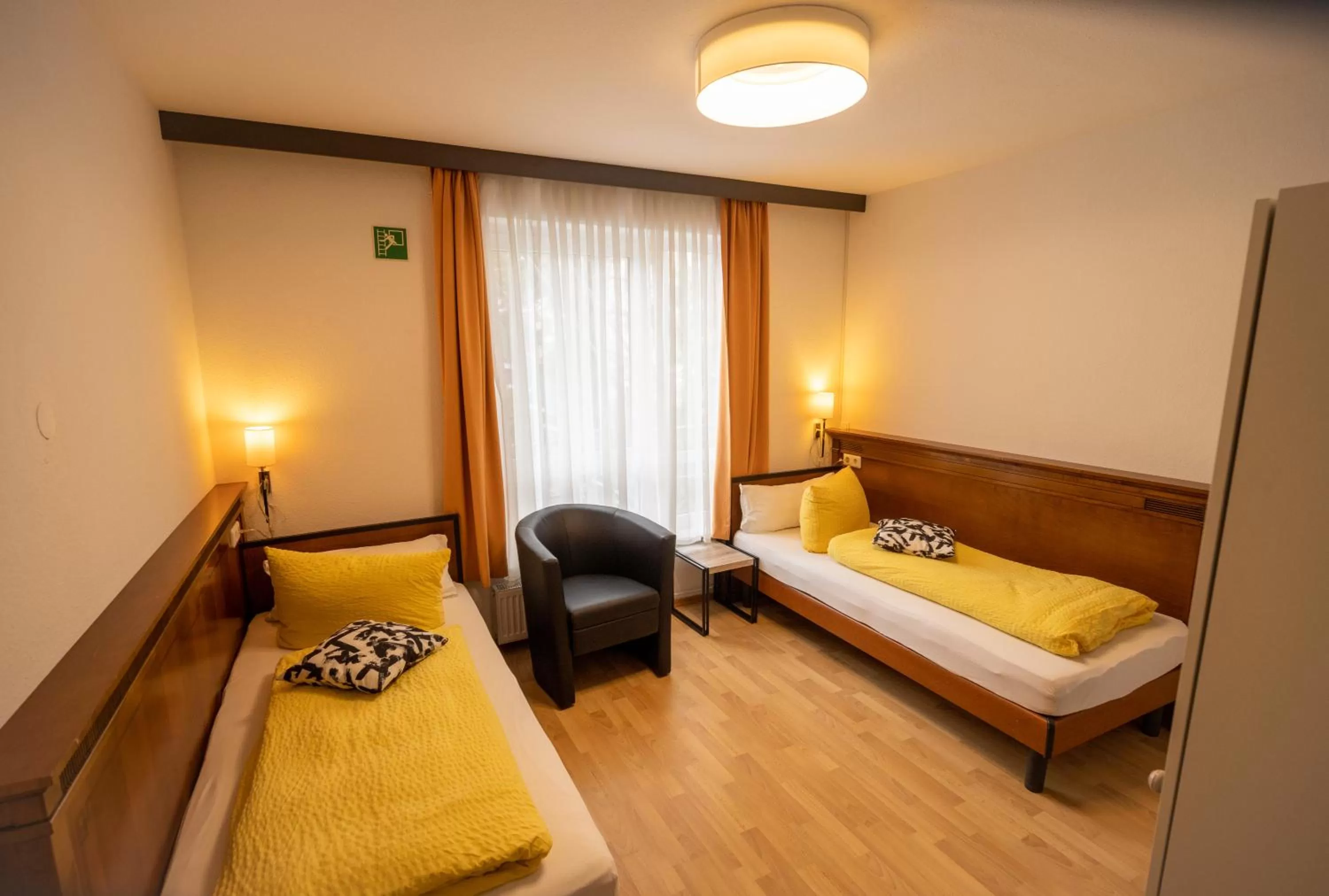 Photo of the whole room, Bed in Ford Apartment Bremen City Center