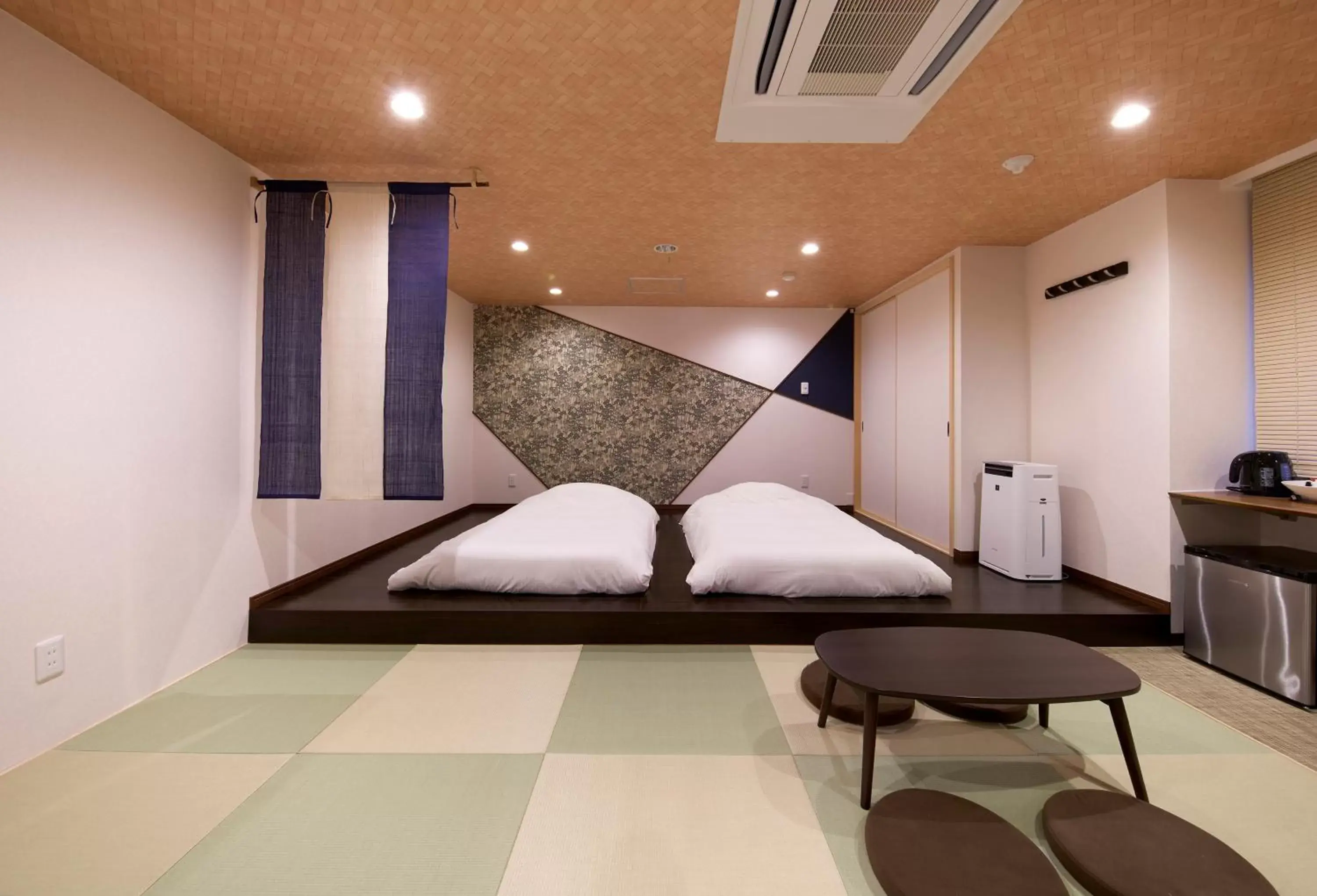 Photo of the whole room, Bed in Ueno First City Hotel