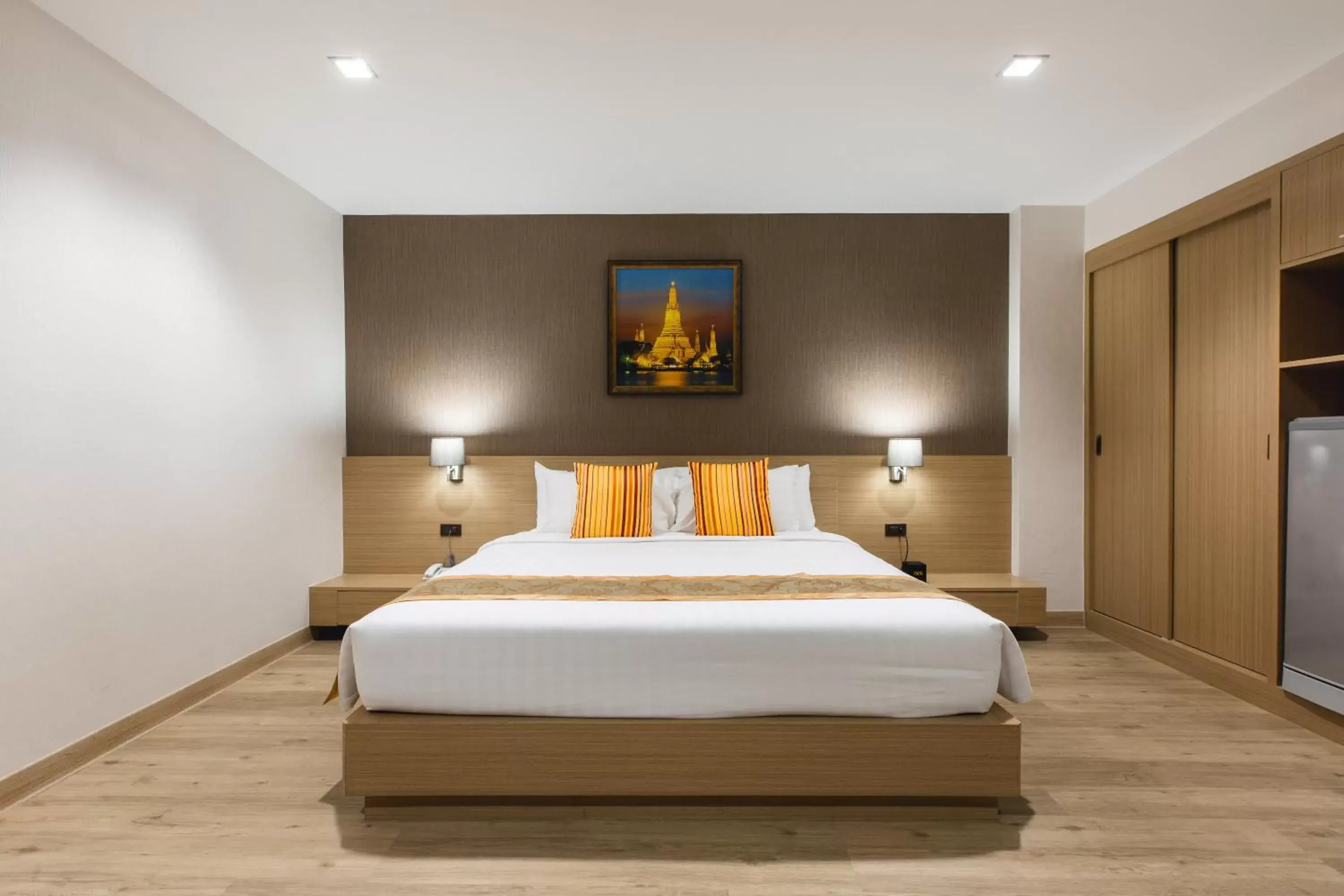 Bedroom, Bed in Adelphi Pattaya - SHA Extra Plus