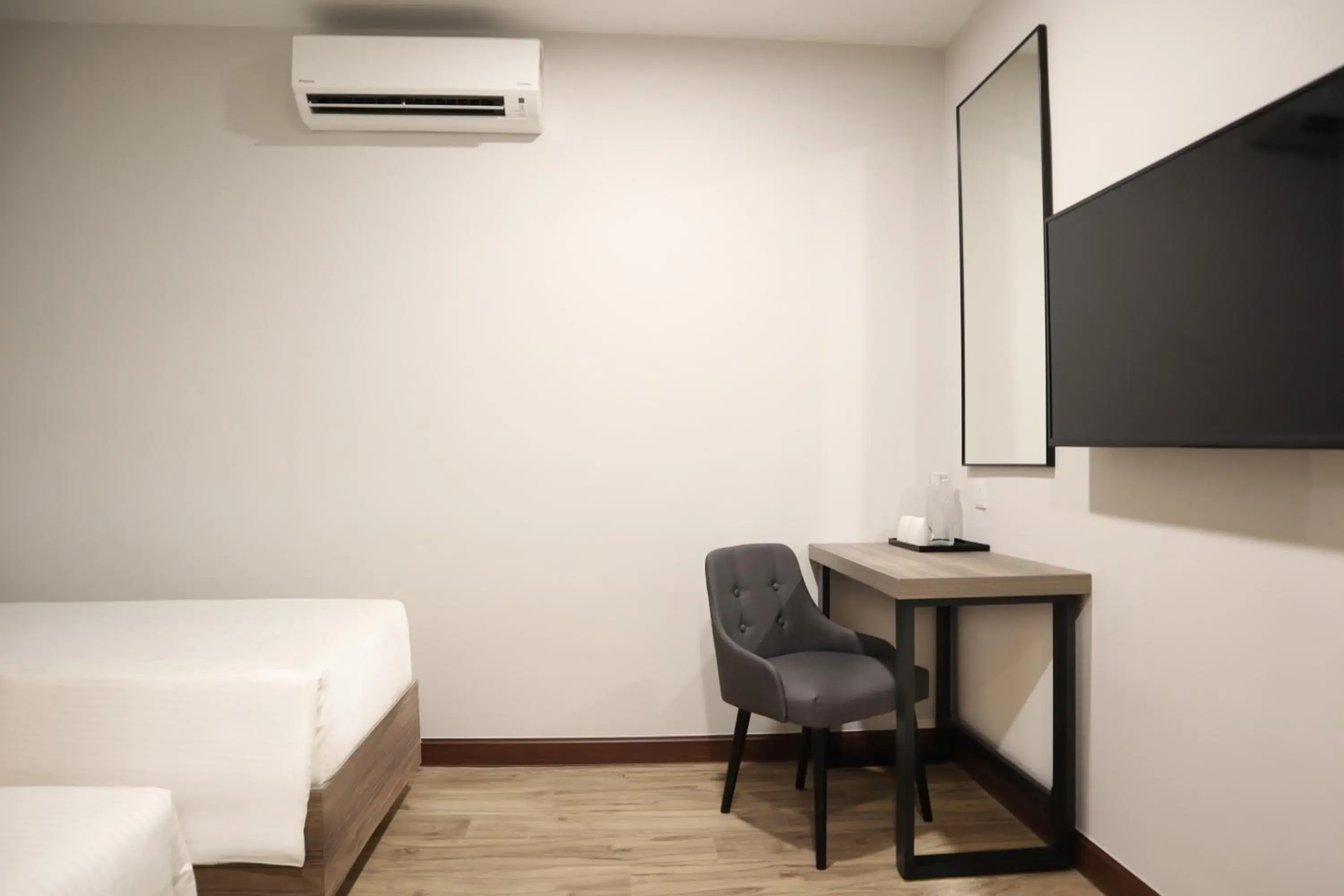 Bedroom, TV/Entertainment Center in ACES Hotel Kuala Lumpur