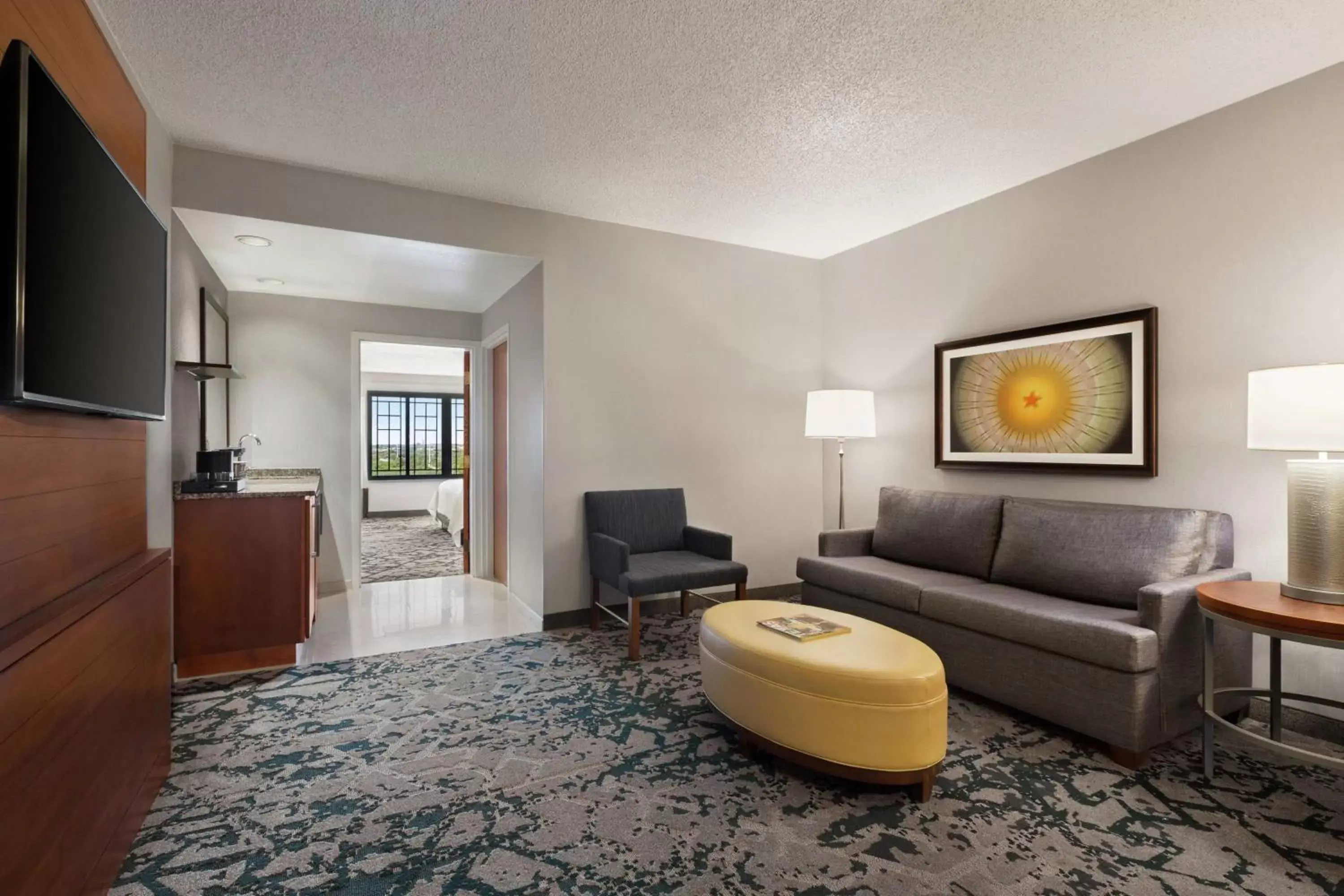 Living room, Seating Area in Embassy Suites Dallas - DFW Airport North