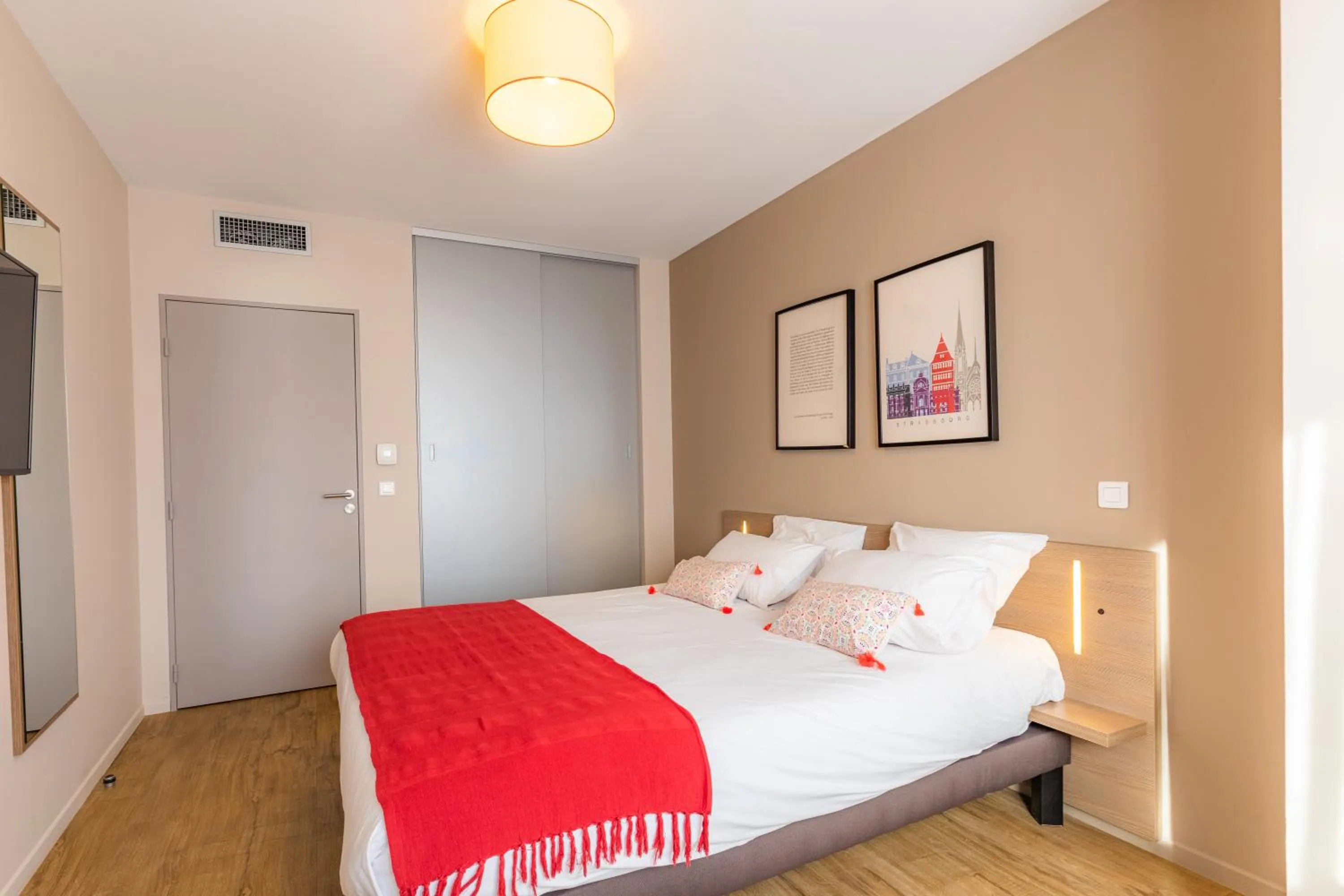 Bed in Appart'City Confort Strasbourg Centre