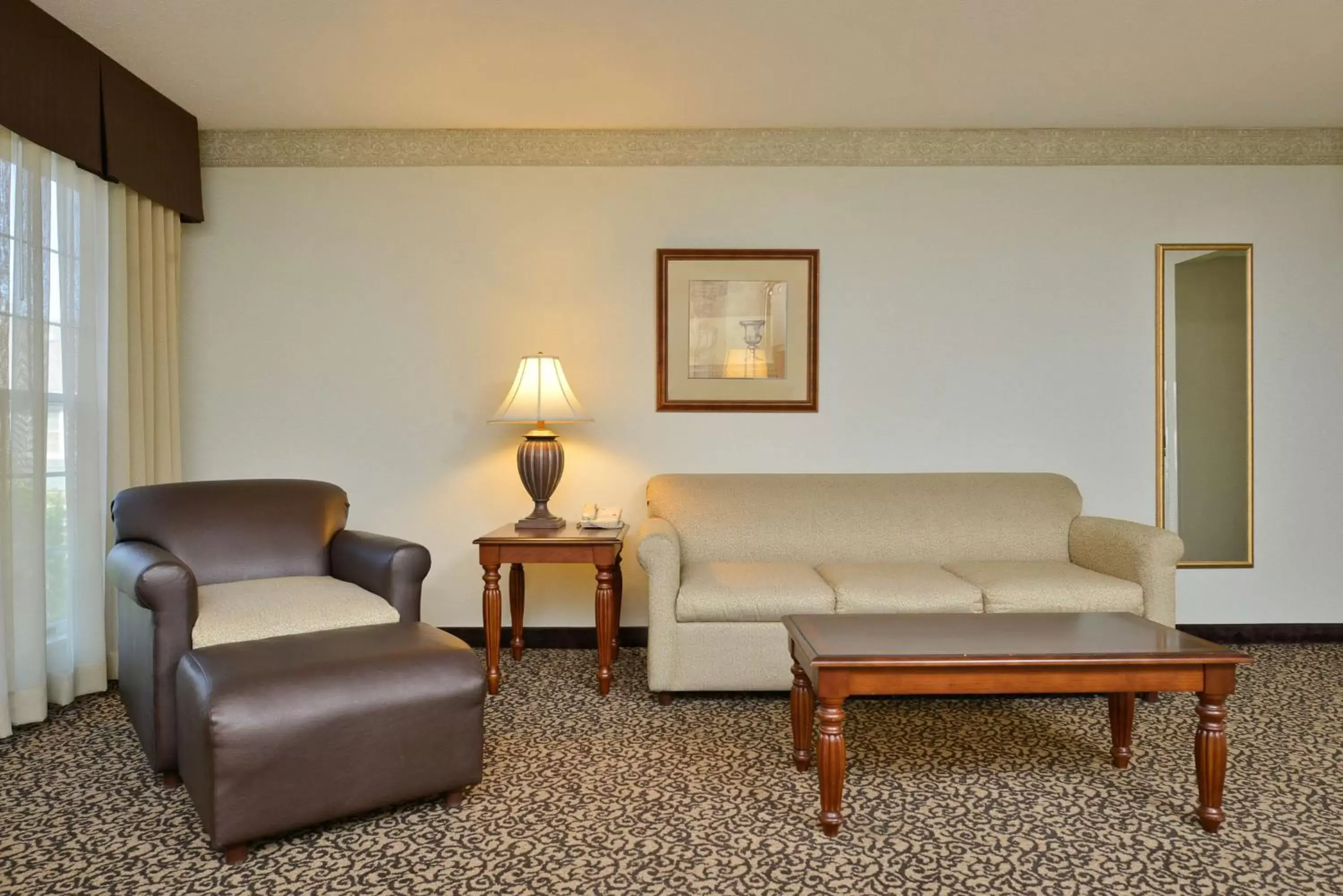 Living room, Seating Area in Best Western Plus Steeplegate Inn