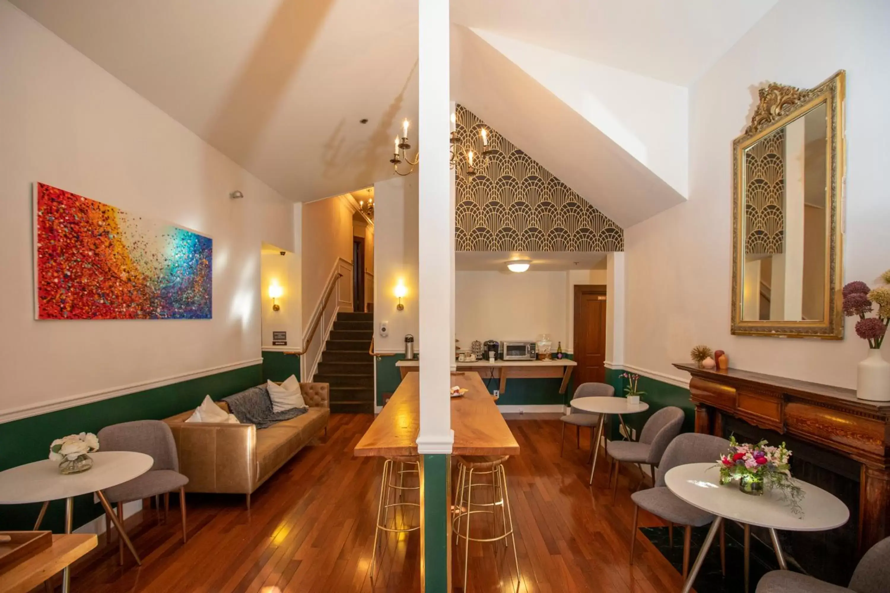 Lobby or reception in Washington Square Inn Lobby or reception in Washington Square Inn