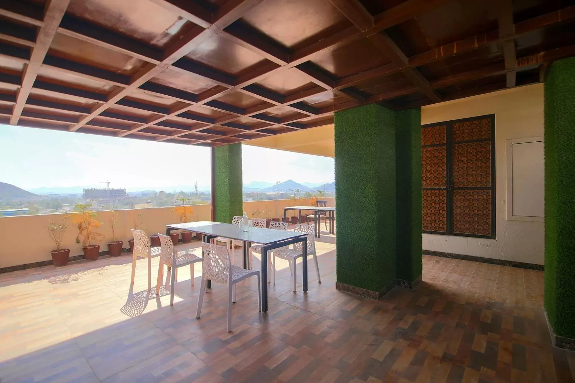 Restaurant/places to eat in FabHotel Prime The Royal Galaxy Restaurant/places to eat in FabHotel Prime The Royal Galaxy