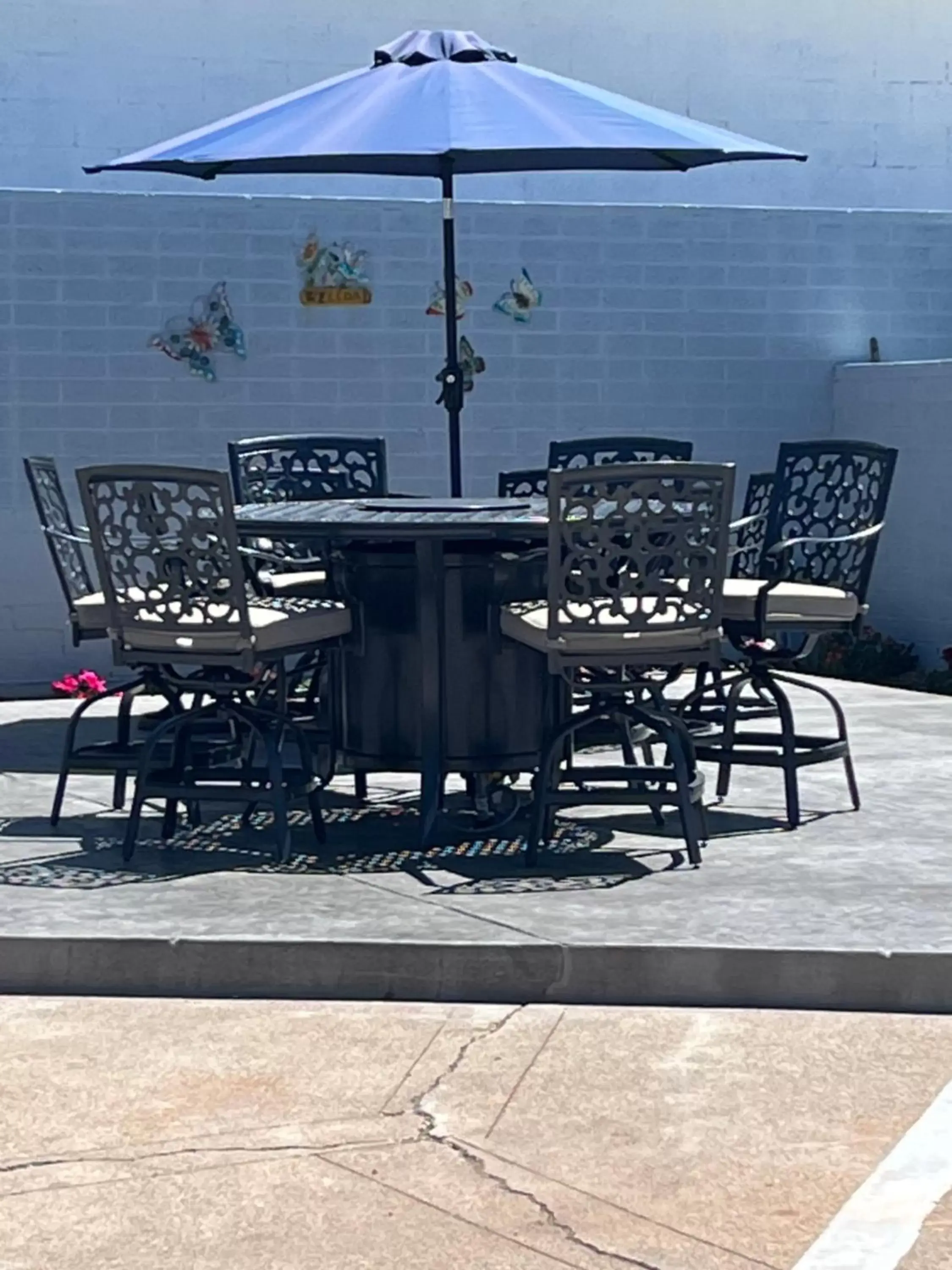 Patio, Restaurant/Places to Eat in El Rancho Motel