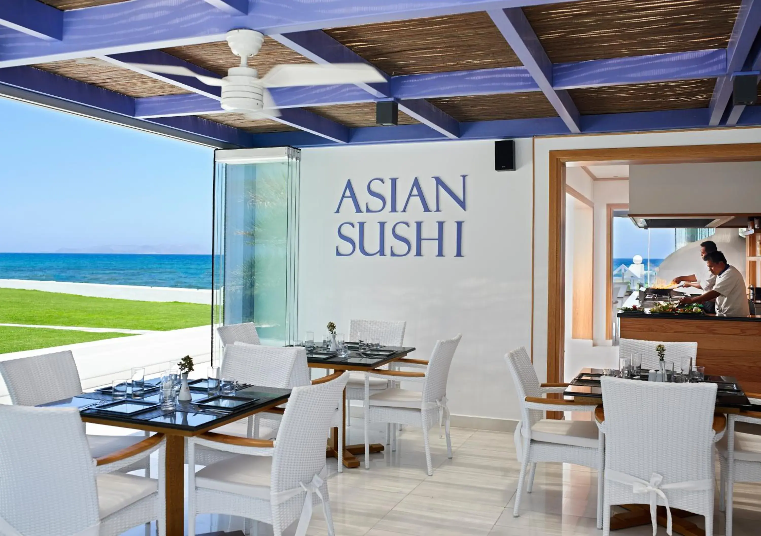 Restaurant/Places to Eat in Serita Beach Hotel