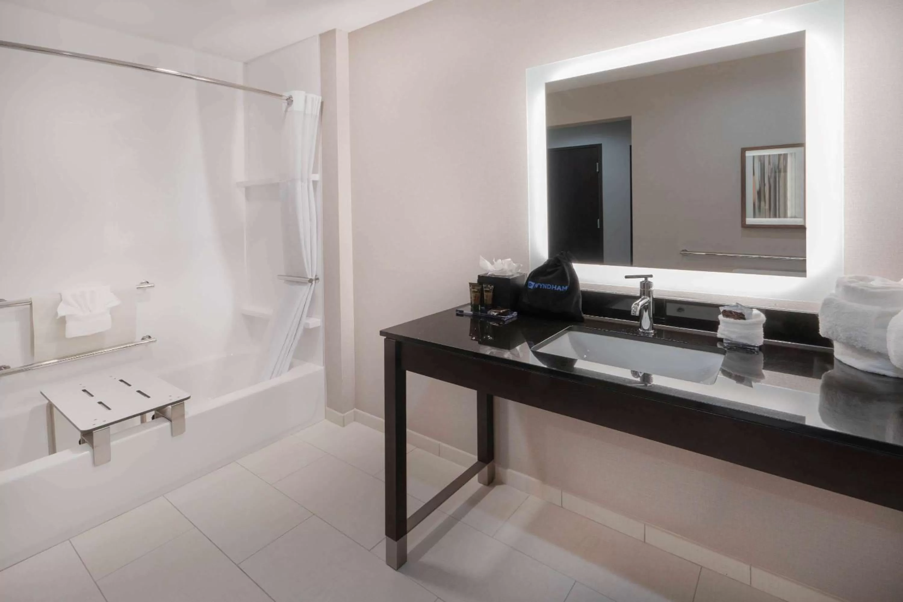 Bathroom in Wingate by Wyndham Moab