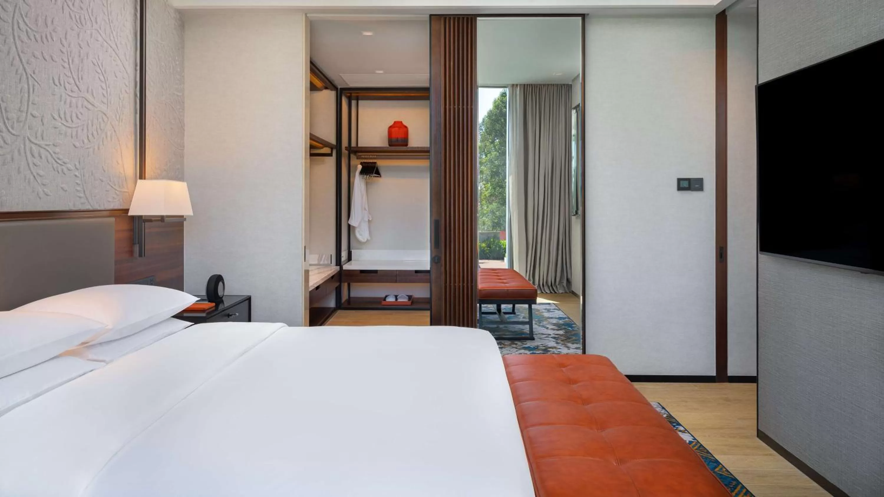 Bathroom, Bed in Hyatt Regency Phnom Penh