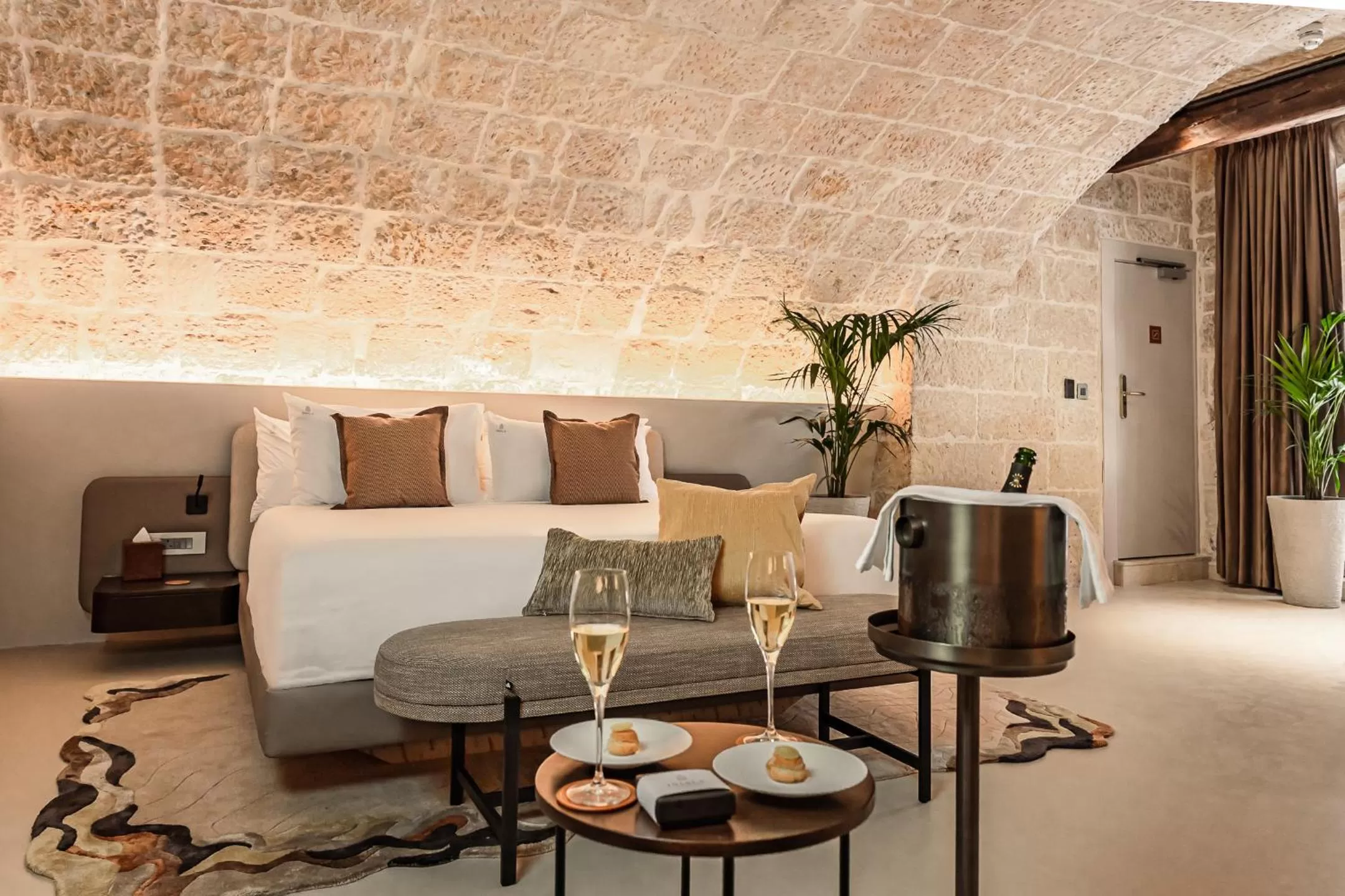 Bed in Iniala Harbour House