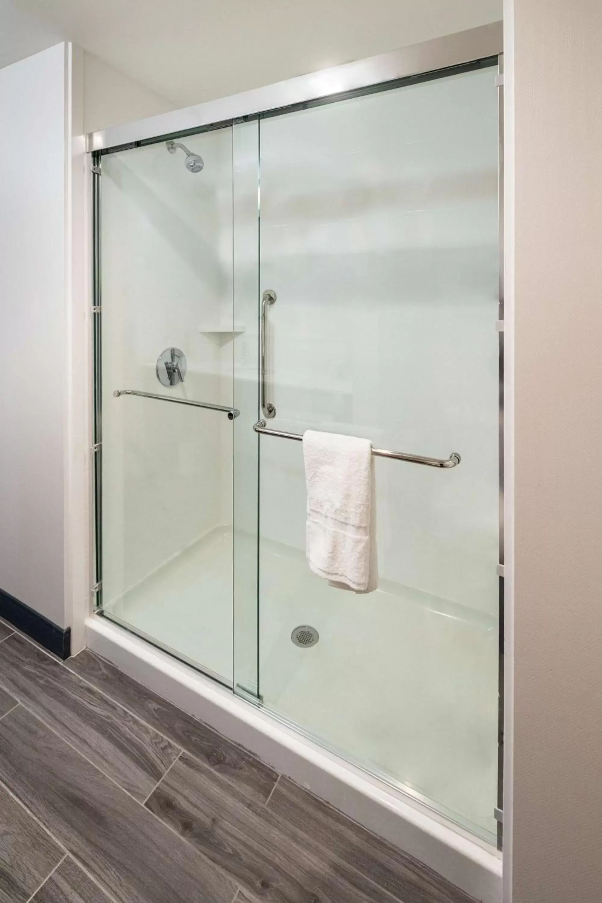 Queen Room with Two Queen Beds in Hampton Inn & Suites Snellville Atlanta Ne Queen Room with Two Queen Beds in Hampton Inn & Suites Snellville Atlanta Ne