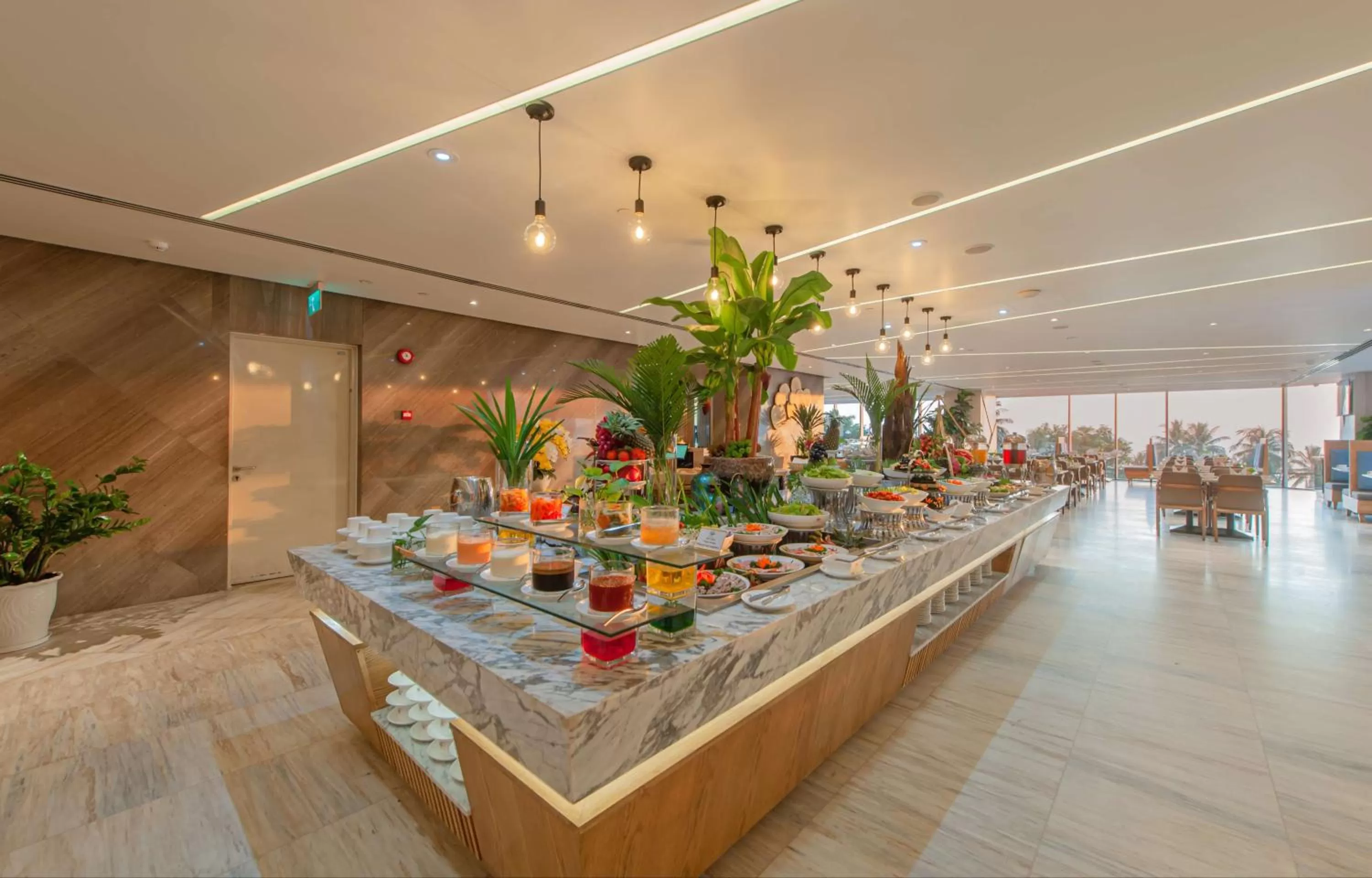 Restaurant/places to eat in Queen Ann Nha Trang Hotel