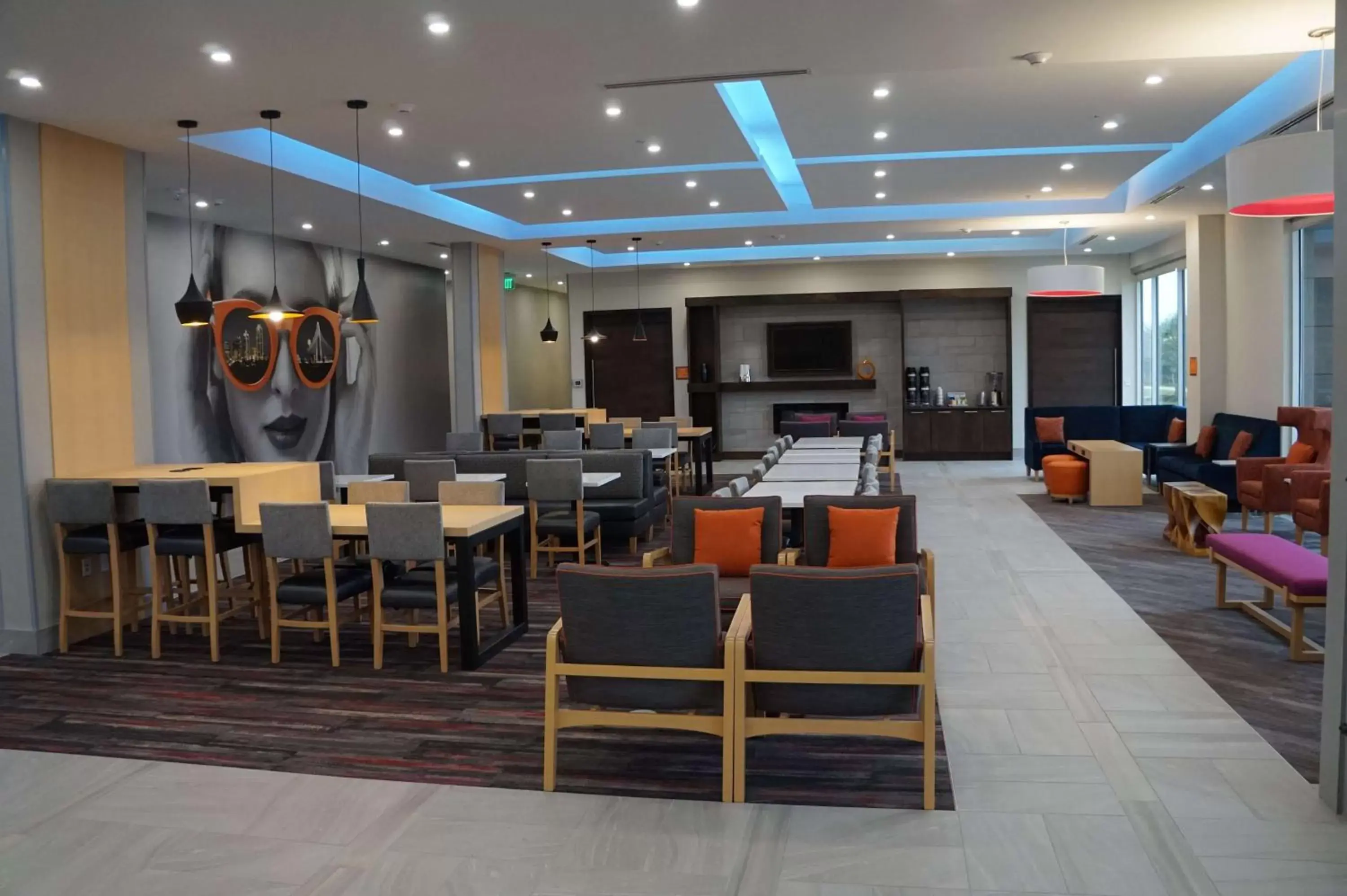 Restaurant/Places to Eat in La Quinta Inn & Suites by Wyndham Lewisville