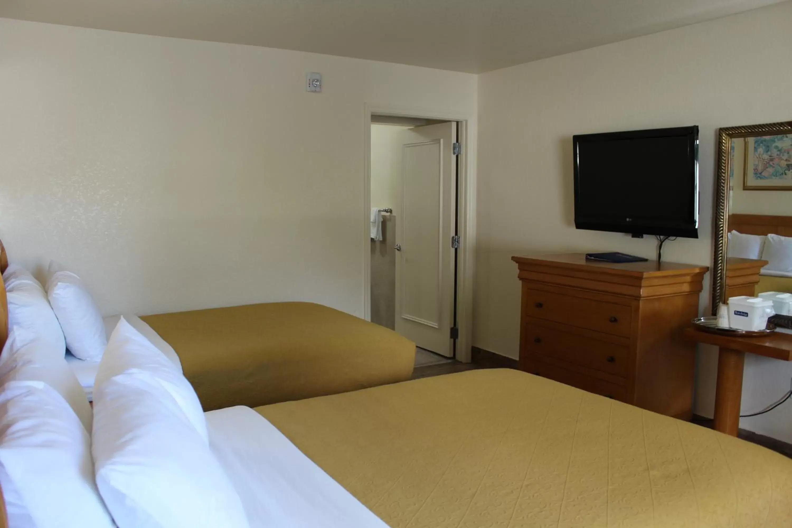 Bed in Travelodge by Wyndham Florida City/Homestead/Everglades