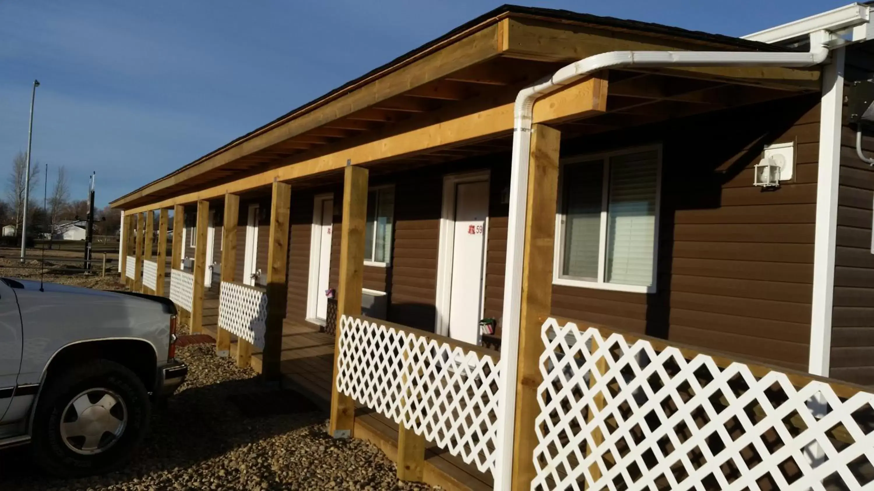 Property Building in Bear's Den Lodge