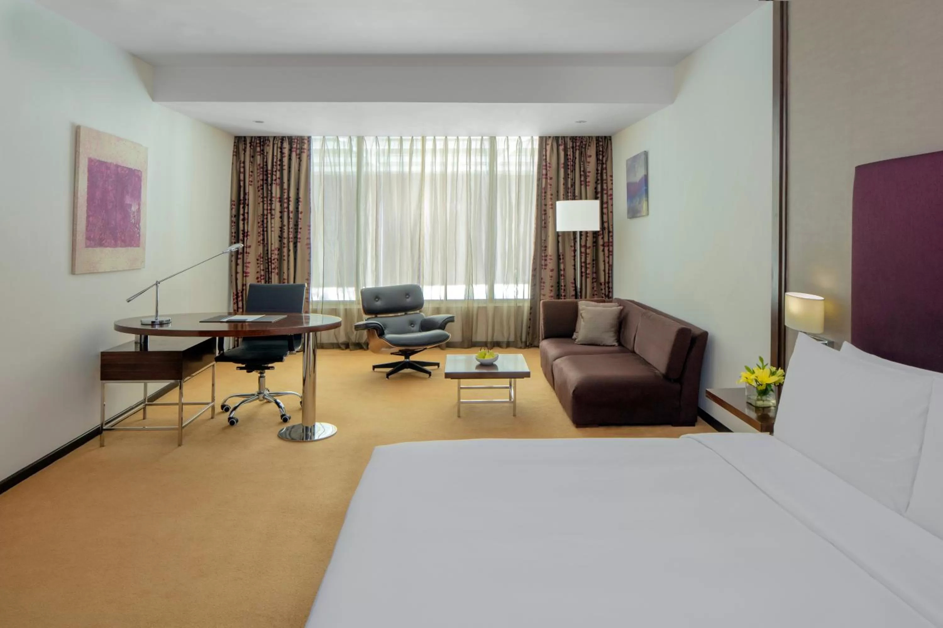 Photo of the whole room, Bed in Radisson Blu Plaza Hotel Hyderabad Banjara Hills