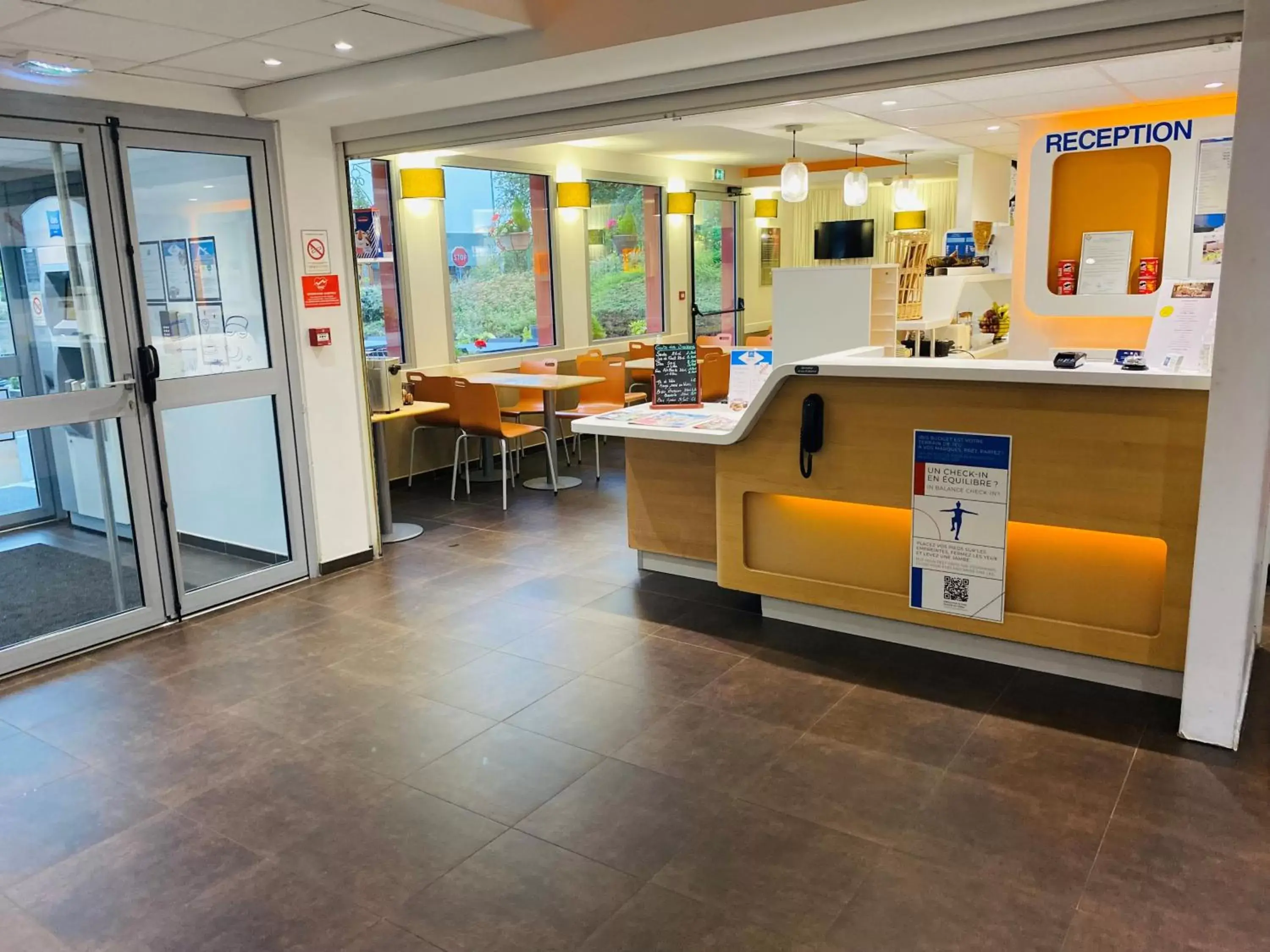 Lobby or reception in ibis budget Noyon