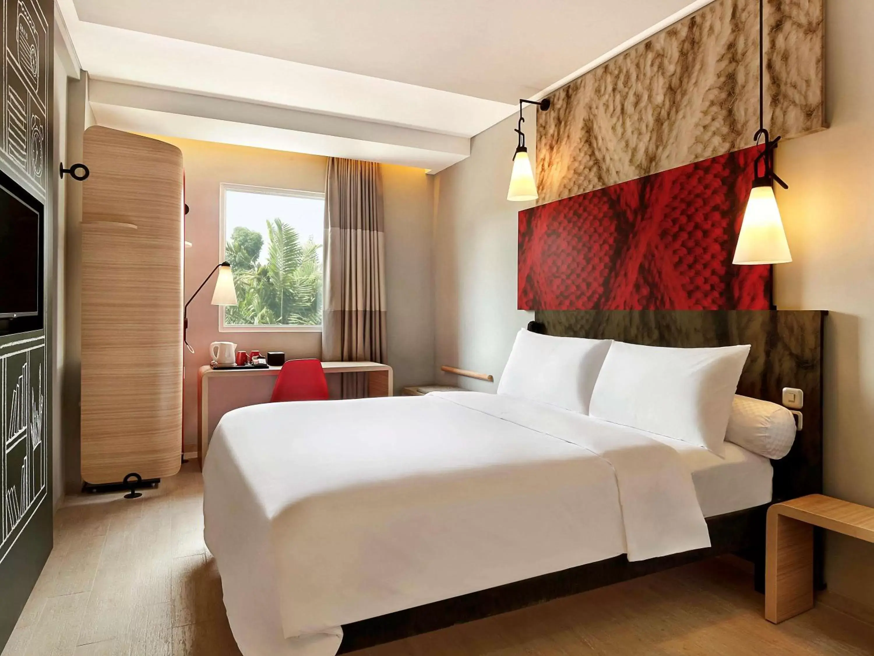 Photo of the whole room, Bed in ibis Bali Legian Street