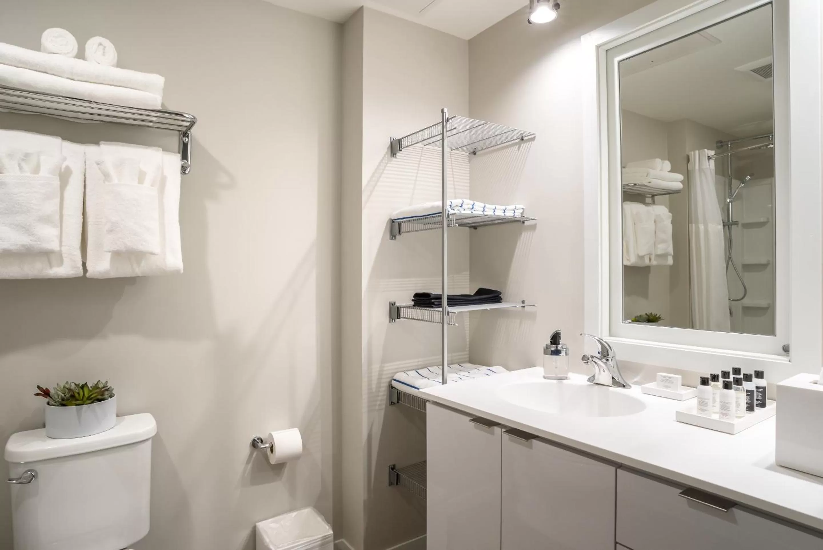 Bathroom in Mint House Minneapolis - Downtown West