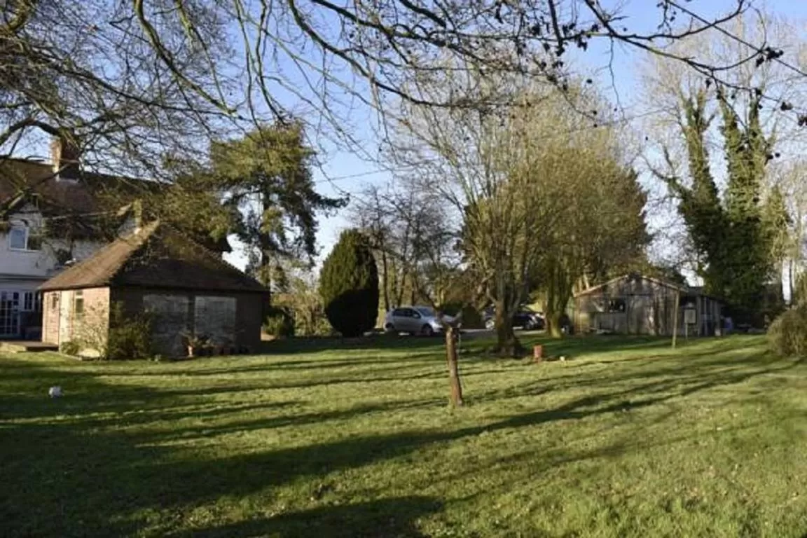 Property Building in Flossies B and B