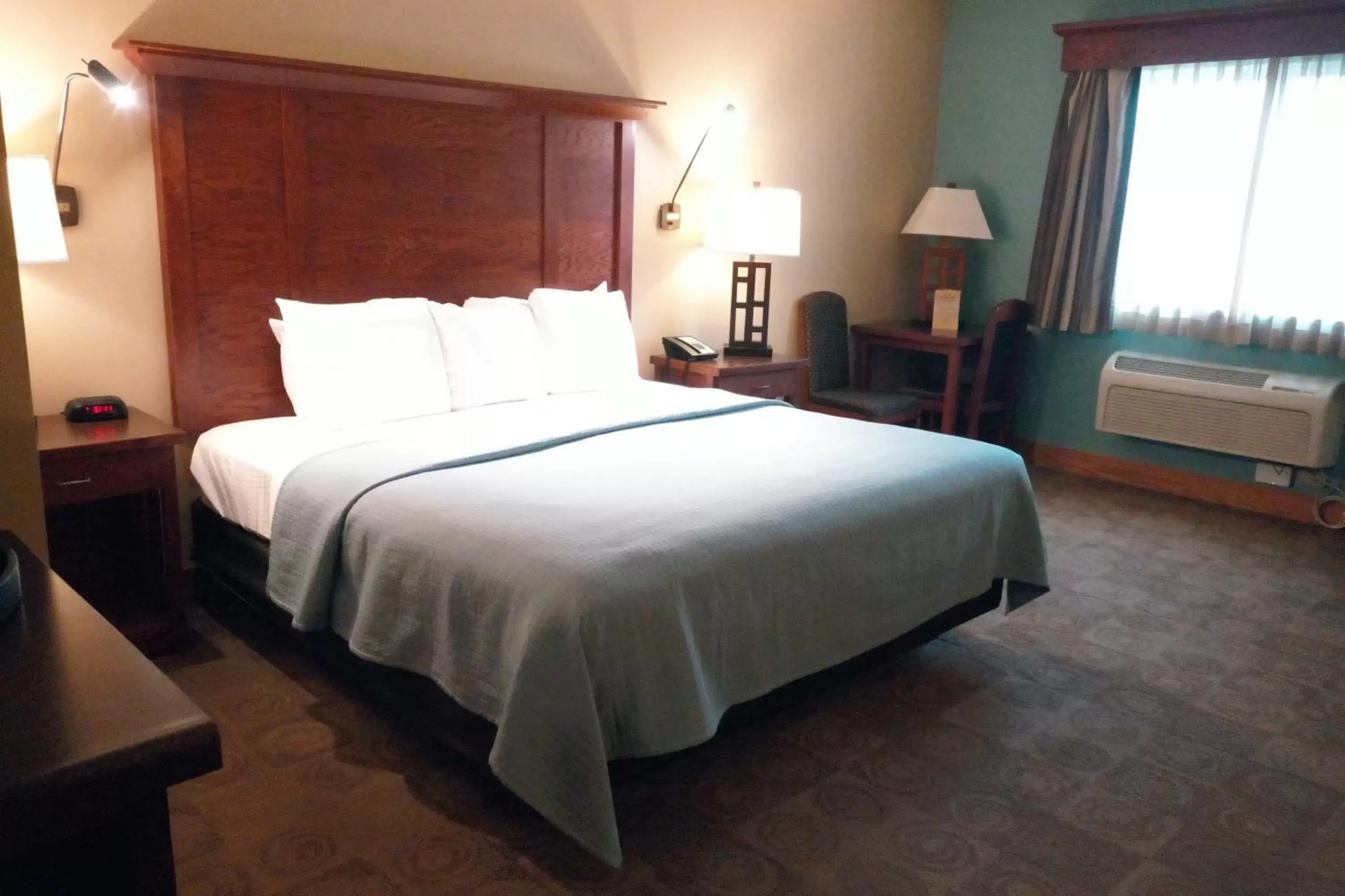 Bed in Timberlake Lodge