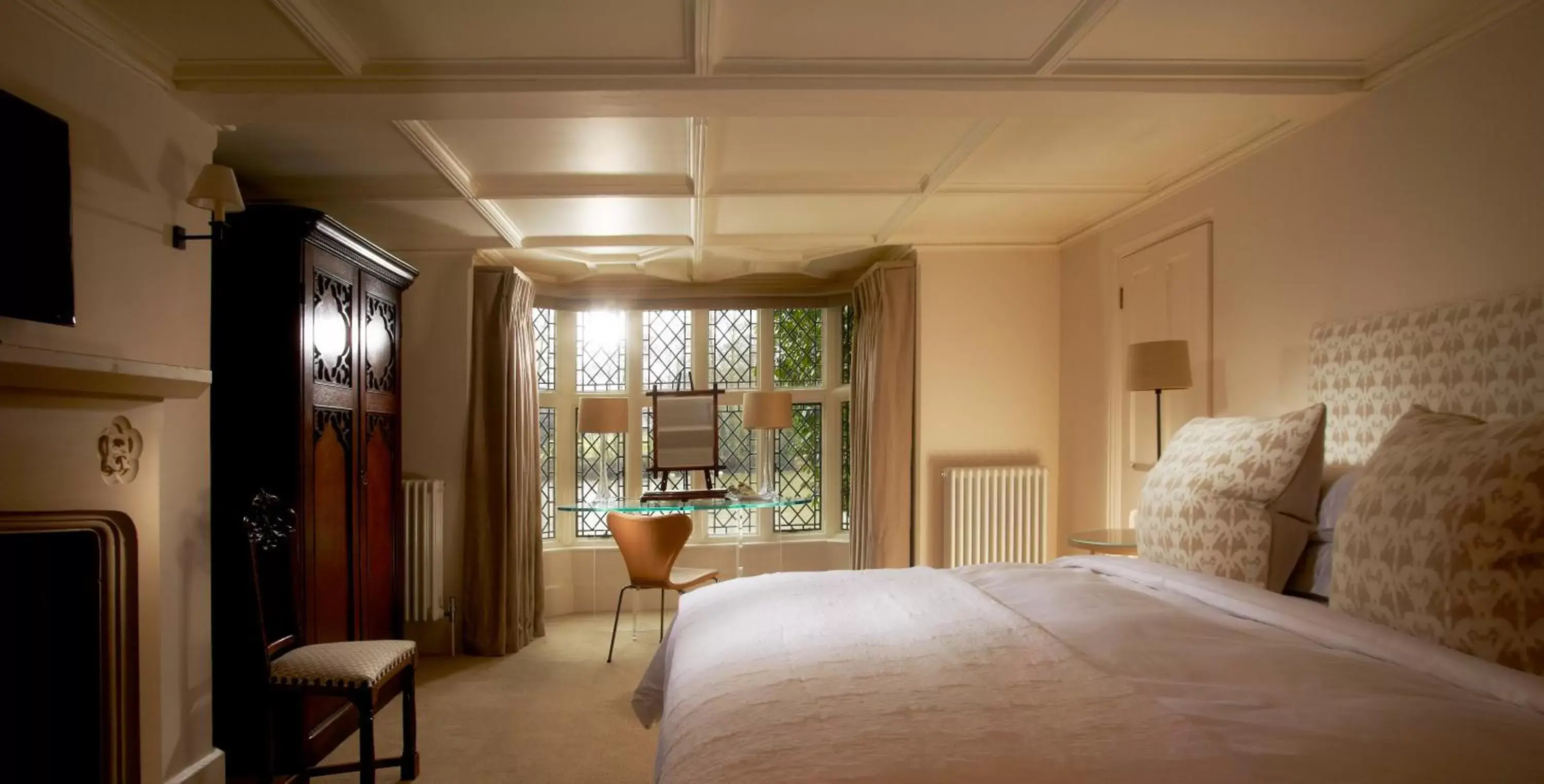 Bedroom, Bed in Cliveden House - an Iconic Luxury Hotel