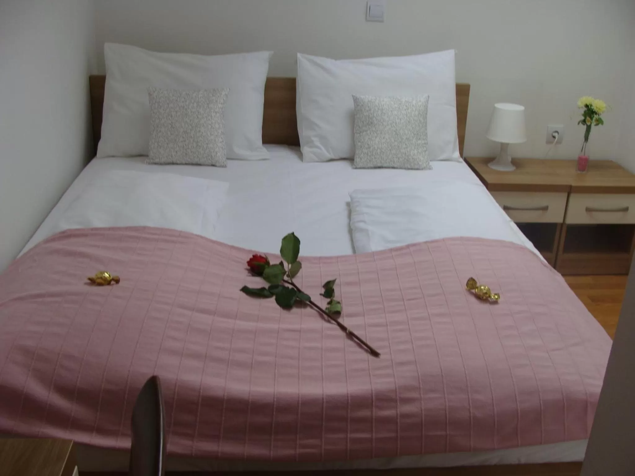 Photo of the whole room, Bed in Lugarnica