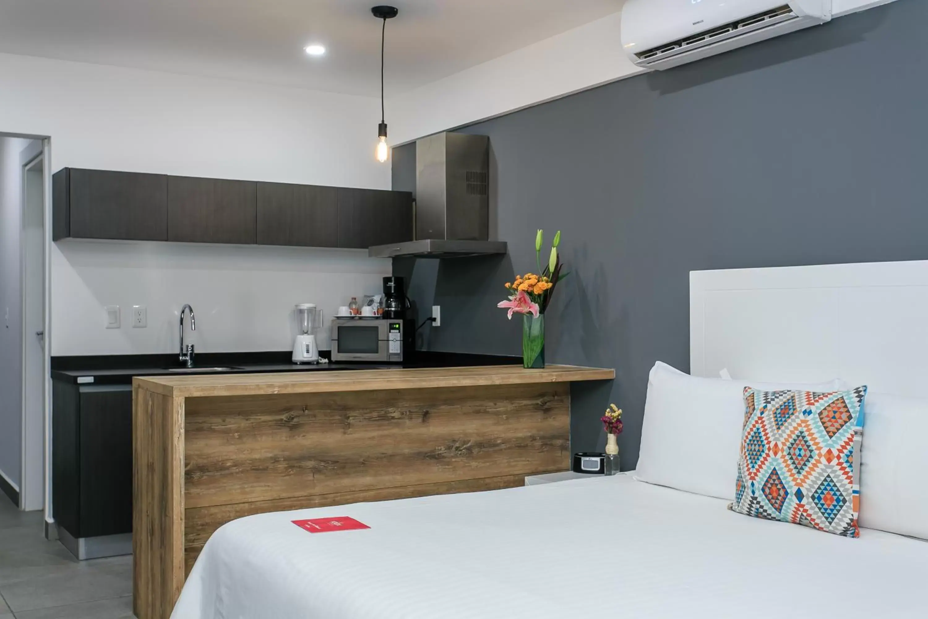 Kitchen or kitchenette, Kitchen/Kitchenette in Studio 30 Condhotel by Nah Hotels