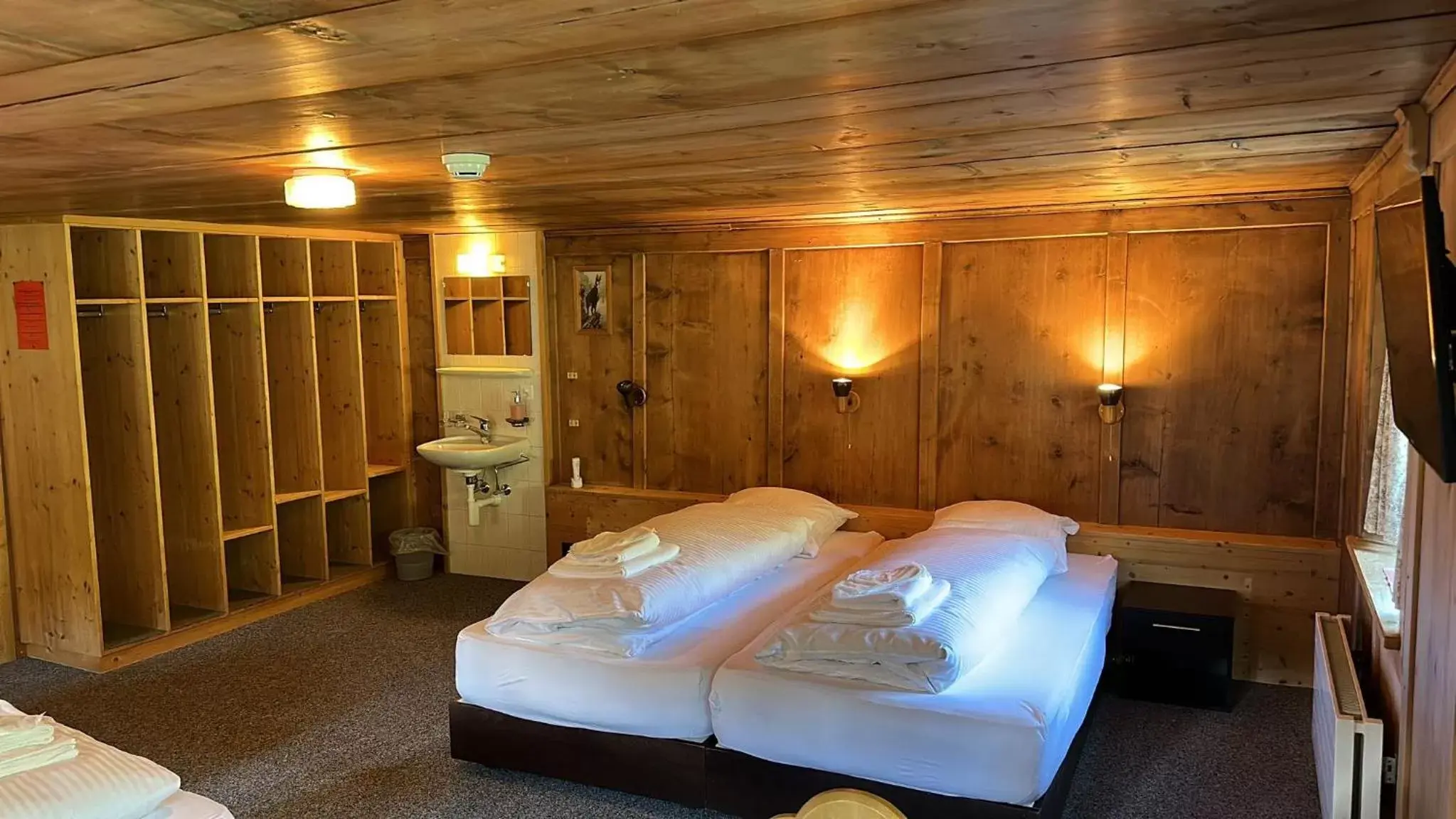 Bed in Hotel Tschuggen Davos