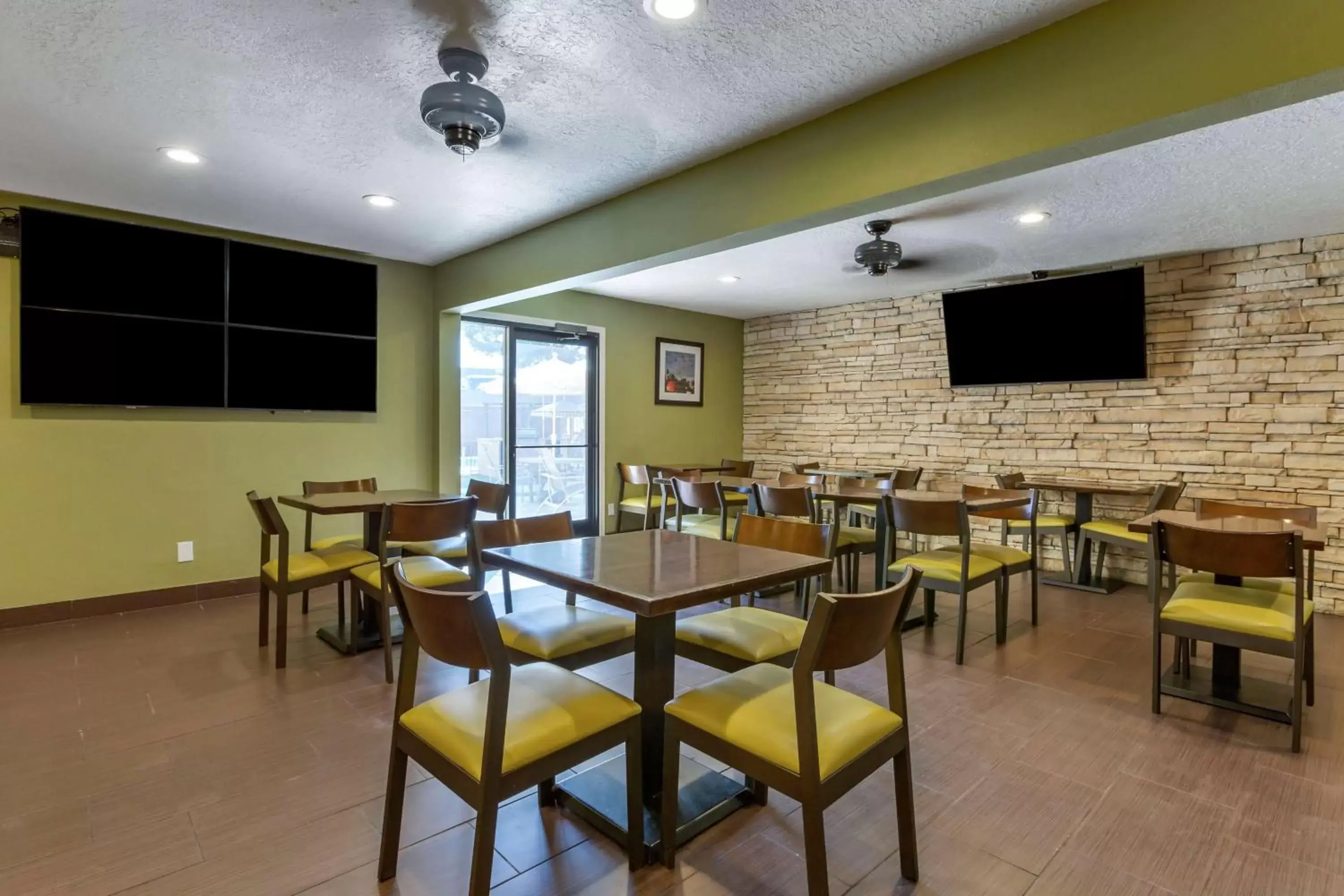 Breakfast, Restaurant/Places to Eat in Best Western Airport Albuquerque InnSuites Hotel & Suites