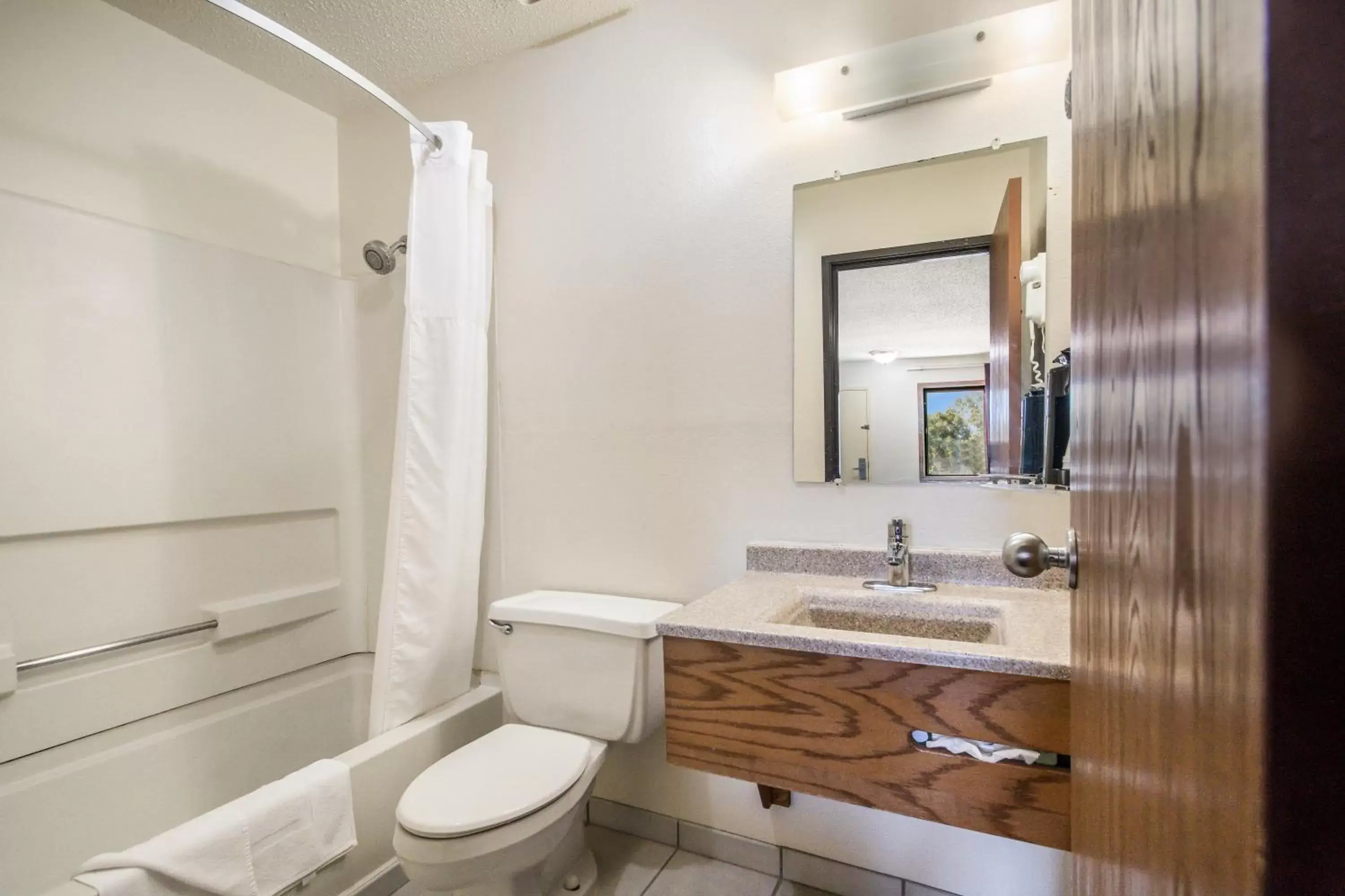 Bathroom in Americas Best Value Inn & Suites Harrisonville