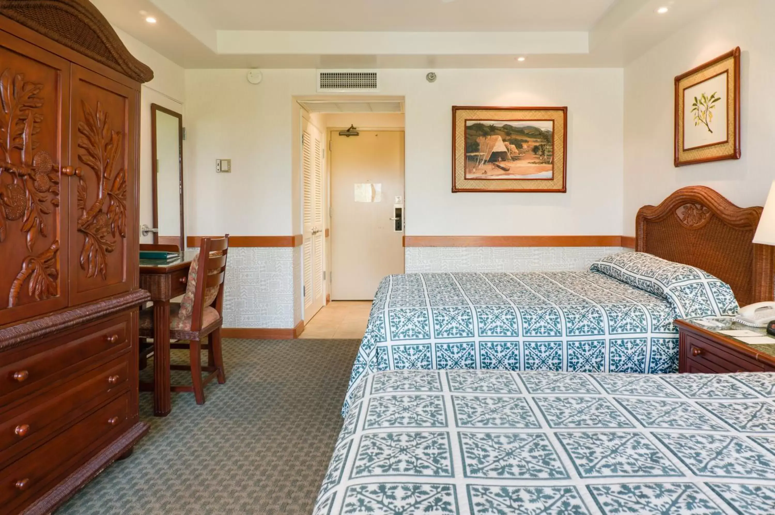 Ocean View with Two Queen Beds in OUTRIGGER Kāʻanapali Beach Resort