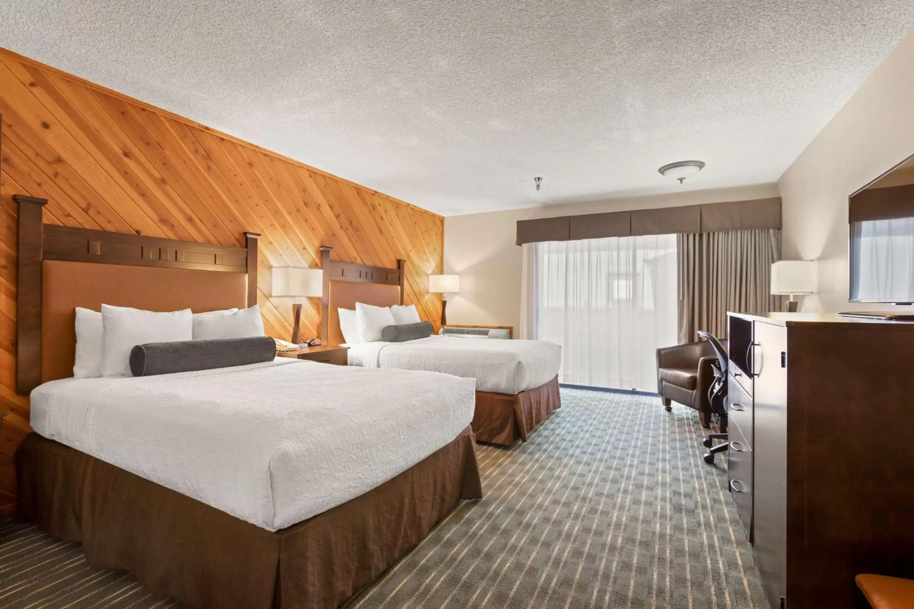 Bedroom, Bed in Best Western Plus Tree House Bedroom, Bed in Best Western Plus Tree House