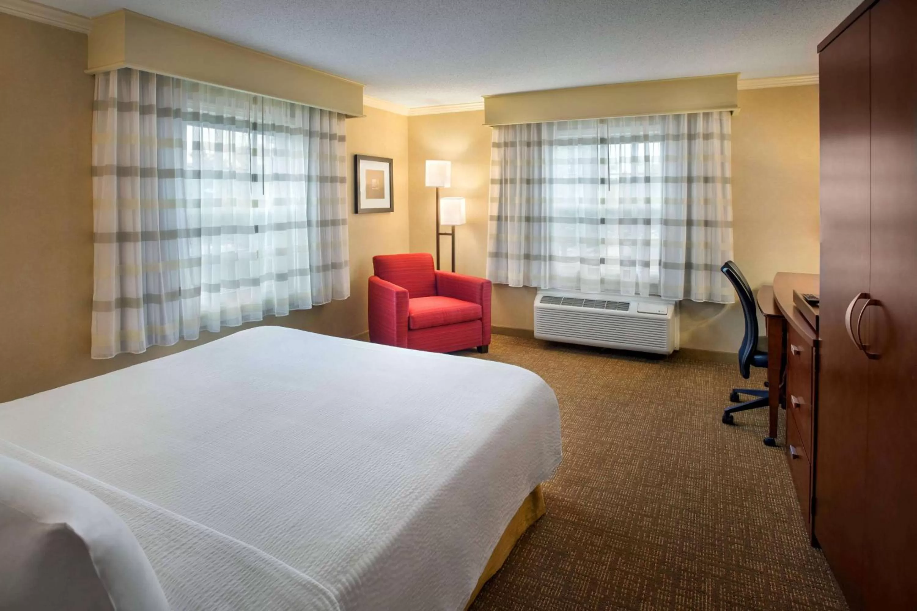 Bedroom in Sonesta Select Boston Woburn Burlington