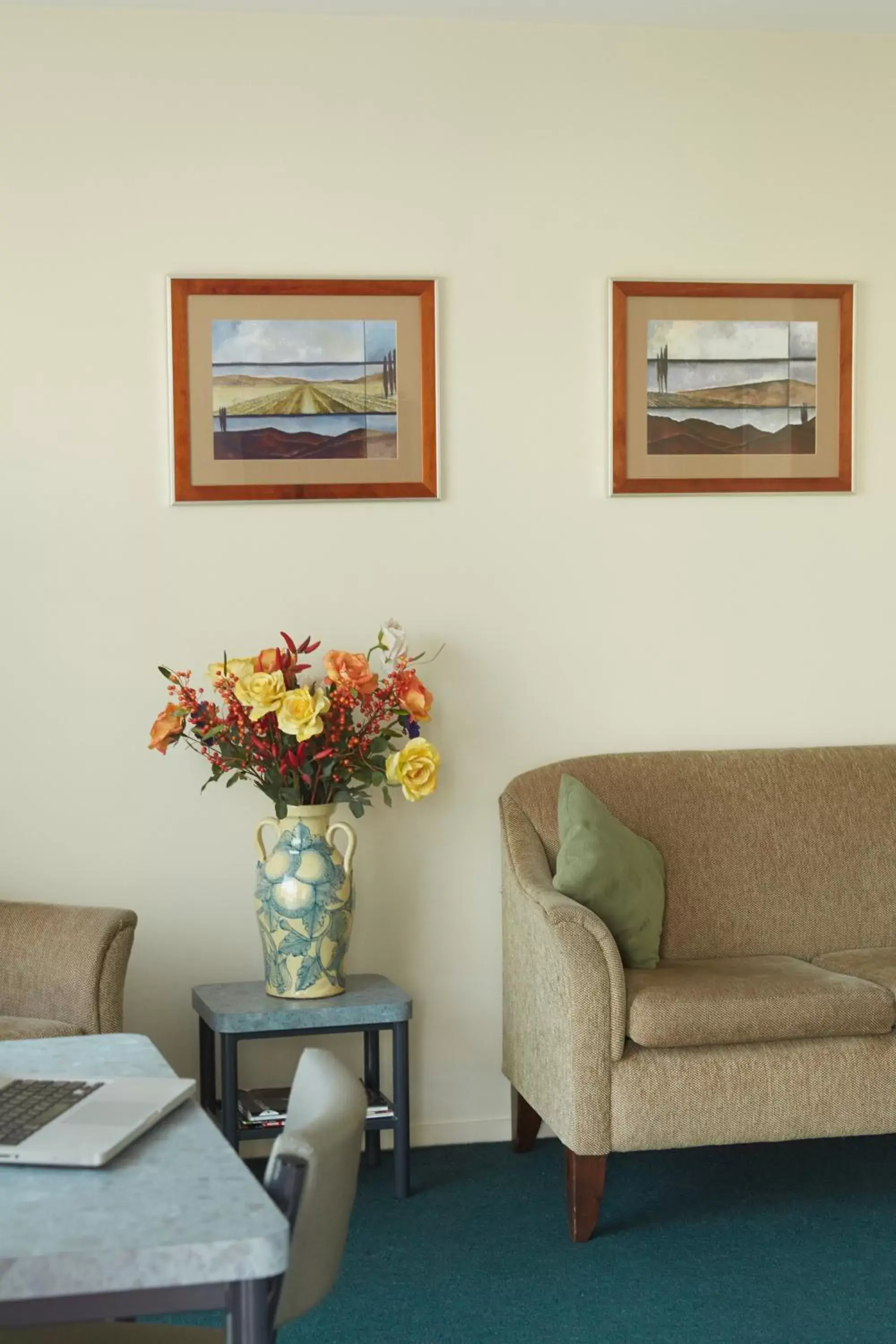 Living room, Seating Area in Bavarian Motel