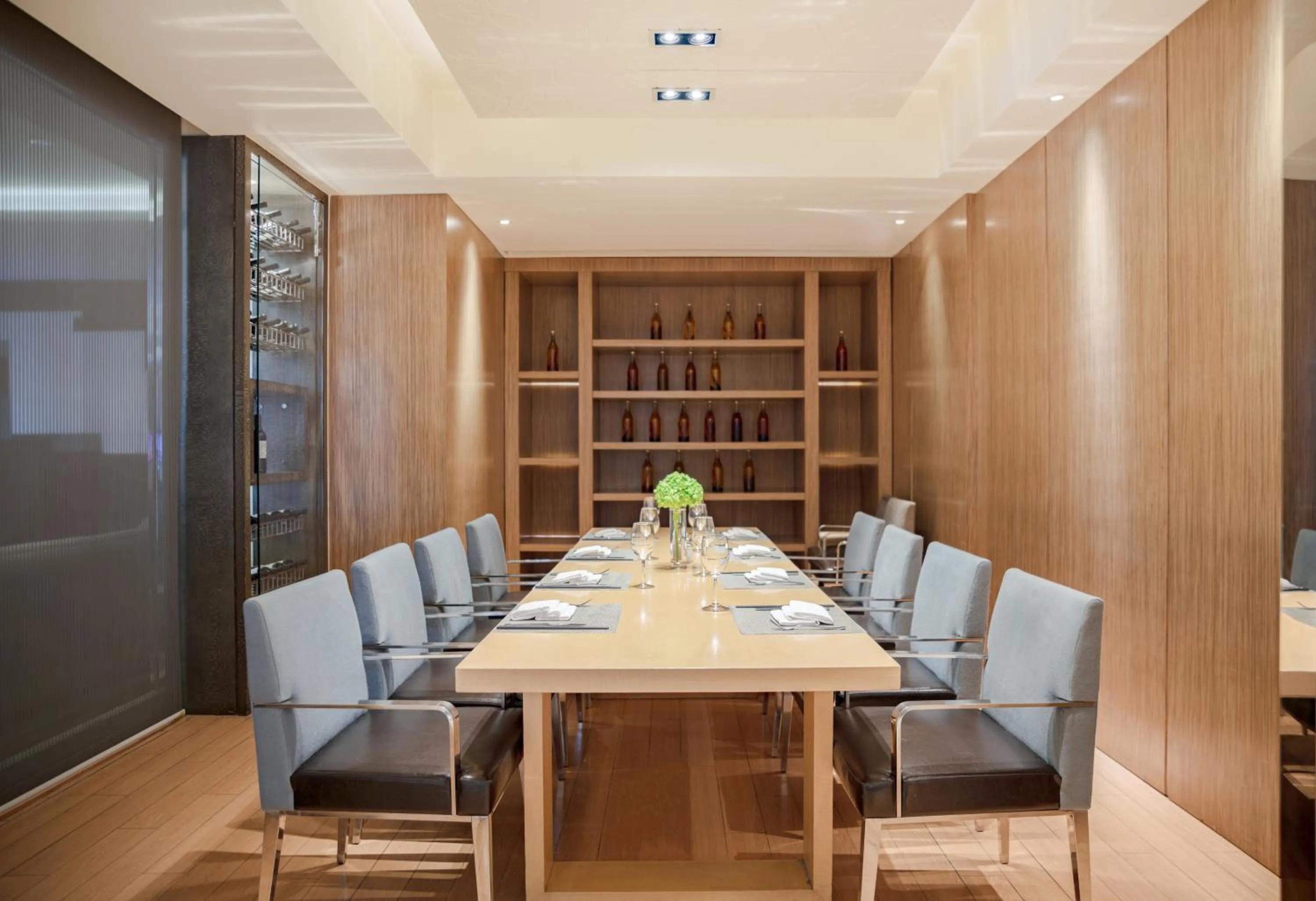 Restaurant/places to eat in Radisson Collection Hotel, Yangtze Shanghai