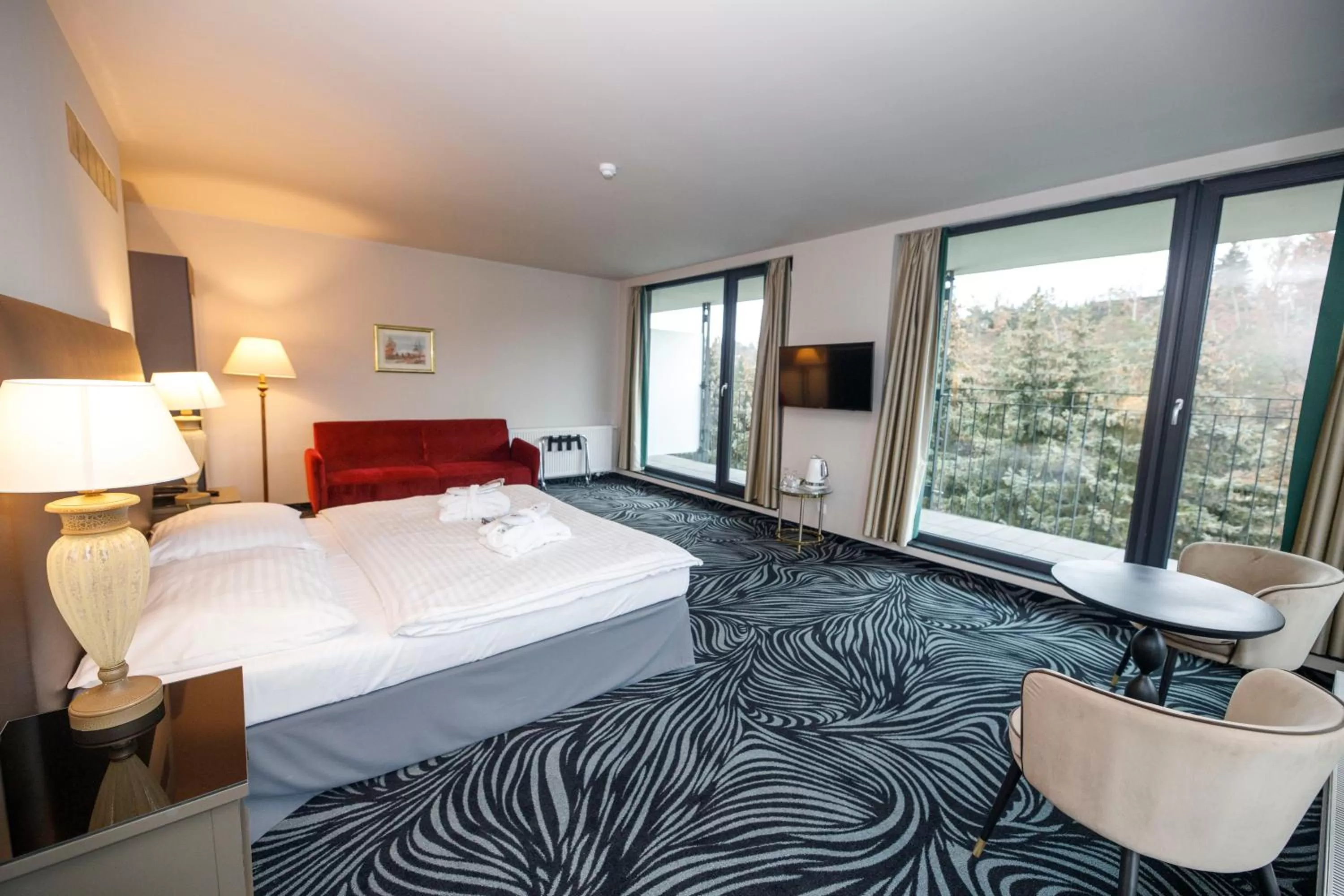 Photo of the whole room, Bed in Parkhotel Carlsbad Inn