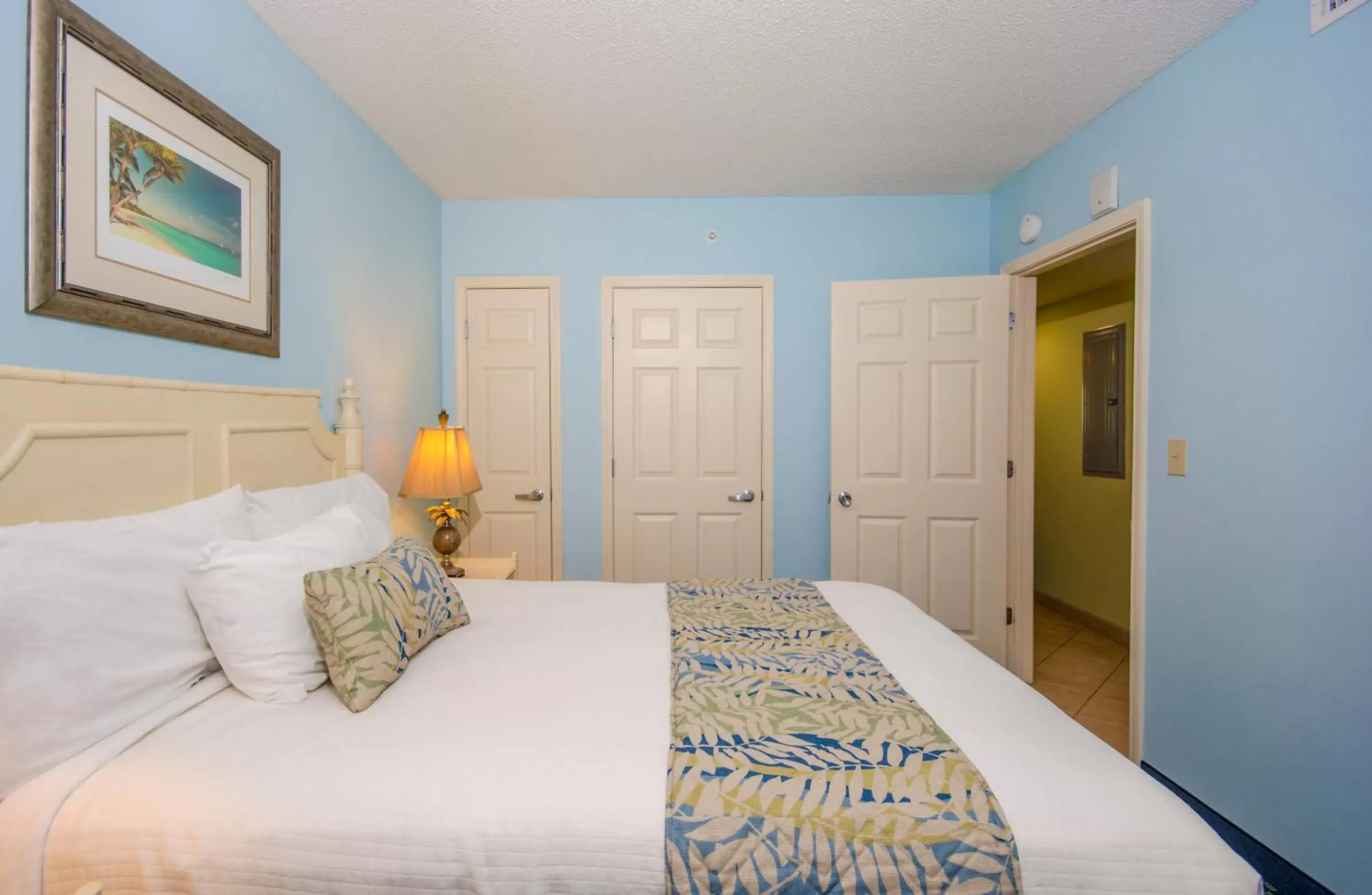 Photo of the whole room, Bed in Caribbean Resort Myrtle Beach