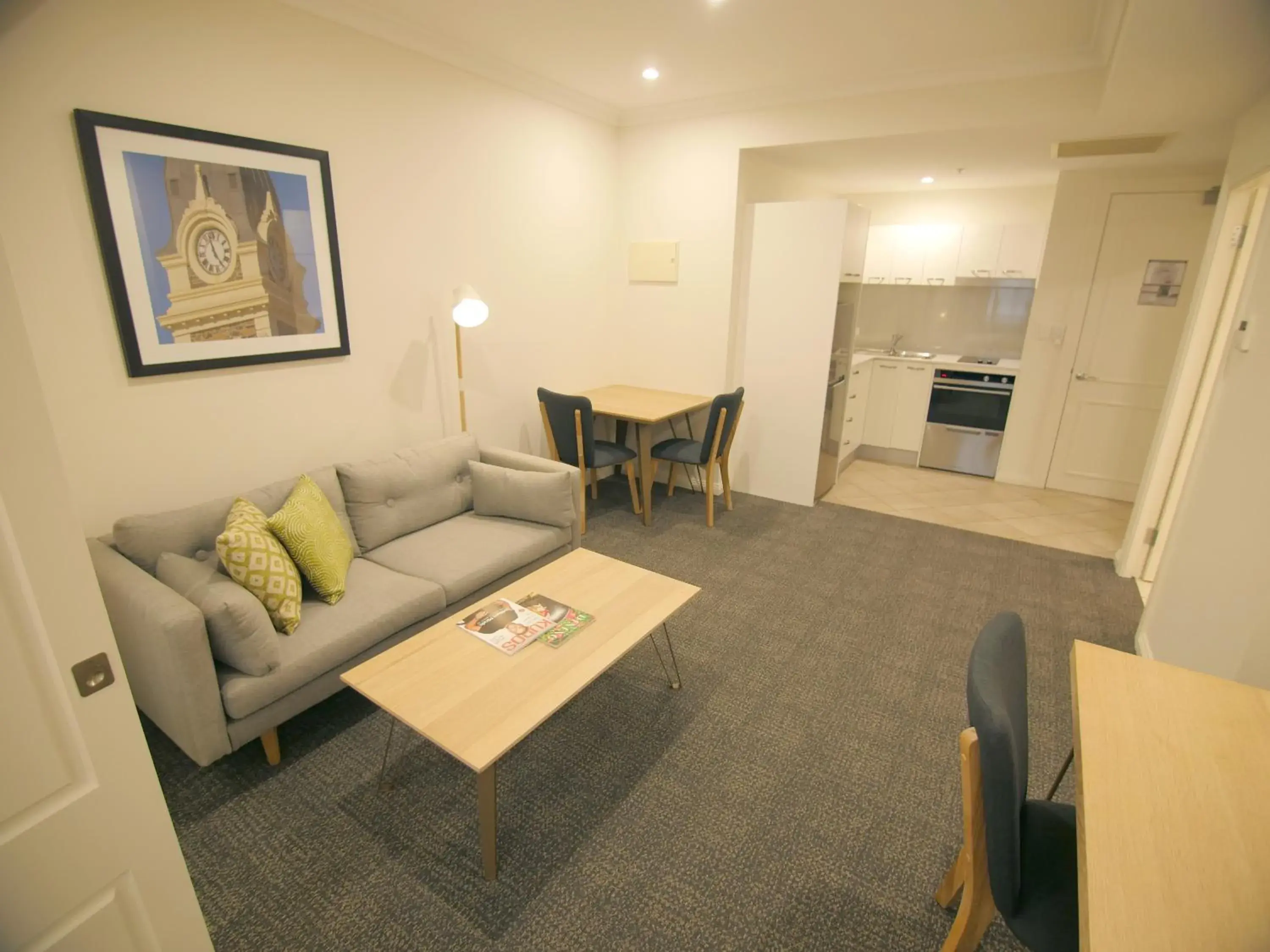 One Bedroom King Suite - Non Smoking  in Quality Apartments Adelaide Central