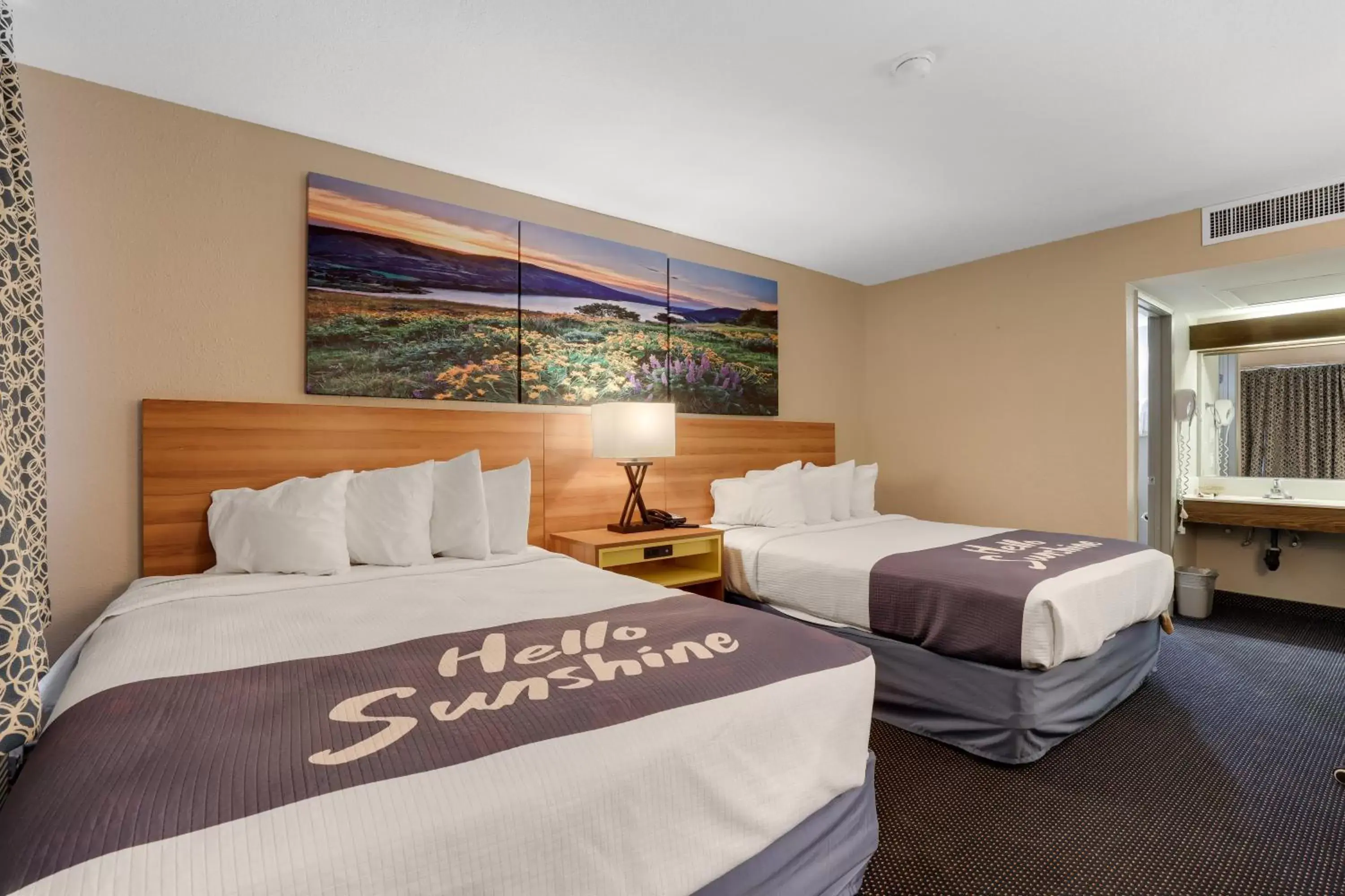 Bed in Days Inn & Suites by Wyndham Needles