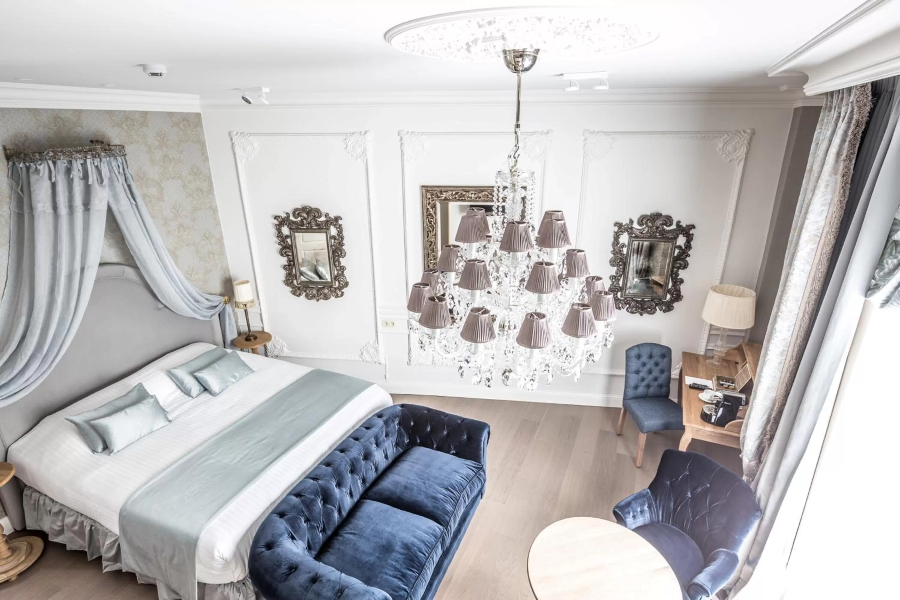 Photo of the whole room, Bed in Boutique Hotel De Castillion