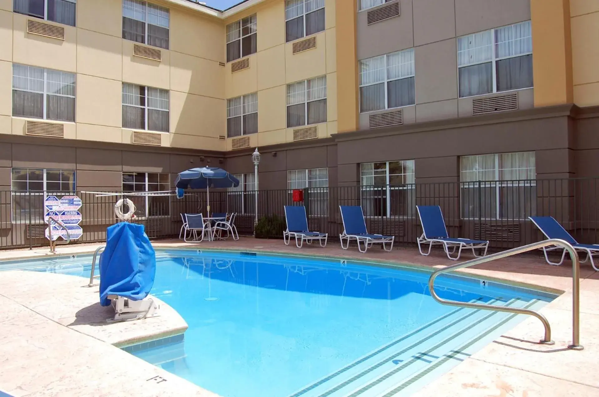 Swimming Pool in Extended Stay America Suites - Las Vegas - East Flamingo