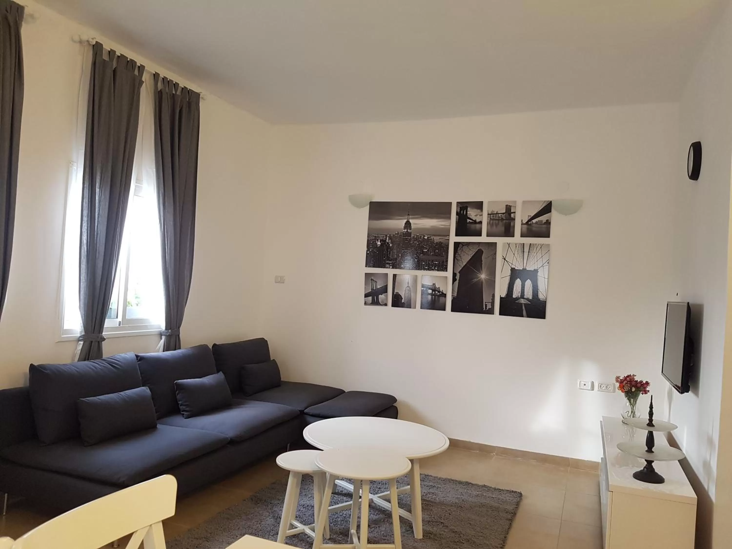 Living room in אבני החושן- Avnei Hoshen