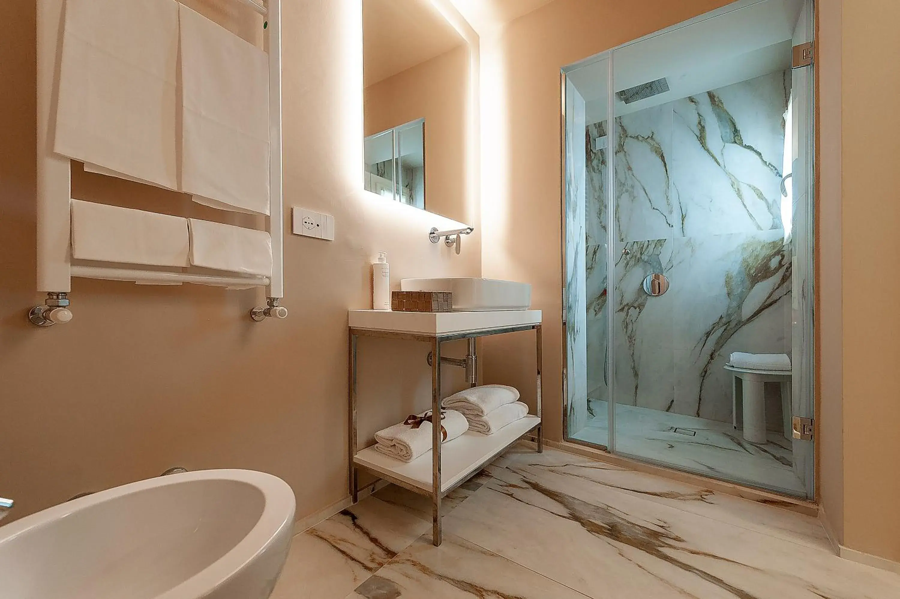 Shower, Bathroom in Dei Priori Boutique Hotel